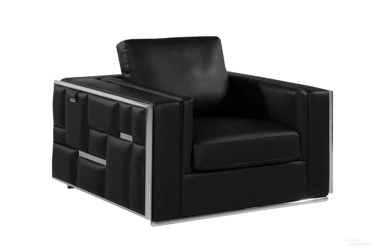 The appearance of 47 Inch Top Grain Leather Club Chair In Silver and Black designed by Homeroots in the modern / contemporary interior design. This silver and black piece of furniture  was selected by 1StopBedrooms from  to add a touch of cosiness and style into your home. Sku: 534088. Material: Genuine Leather.