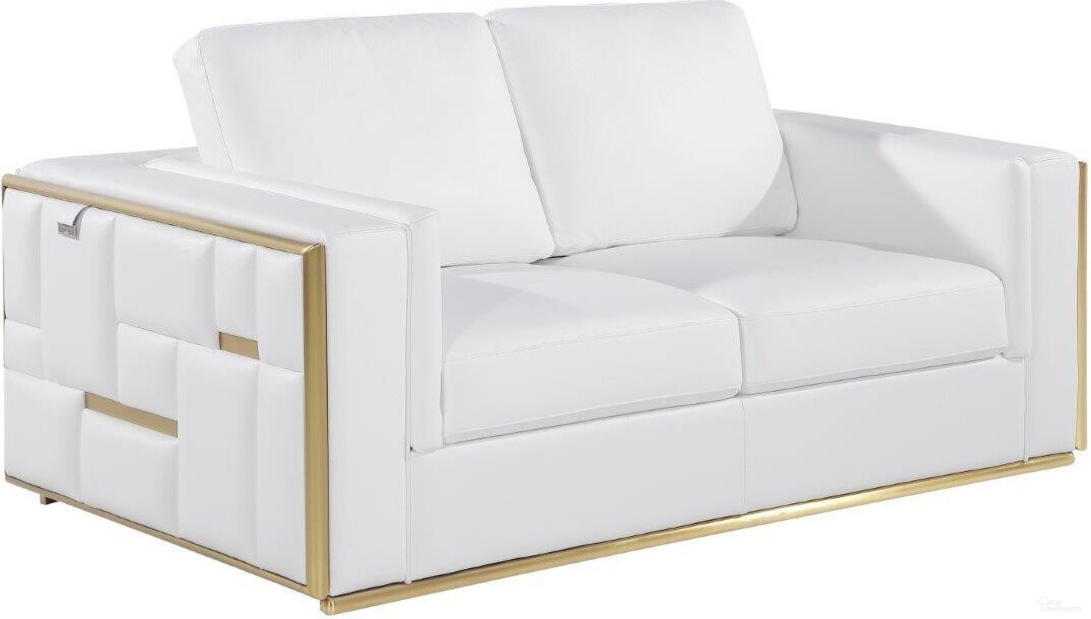 The appearance of 73 Inch Top Grain Leather Loveseat In White and Silver Metallic designed by Homeroots in the modern / contemporary interior design. This white and silver metallic piece of furniture  was selected by 1StopBedrooms from  to add a touch of cosiness and style into your home. Sku: 534095. Material: Genuine Leather.