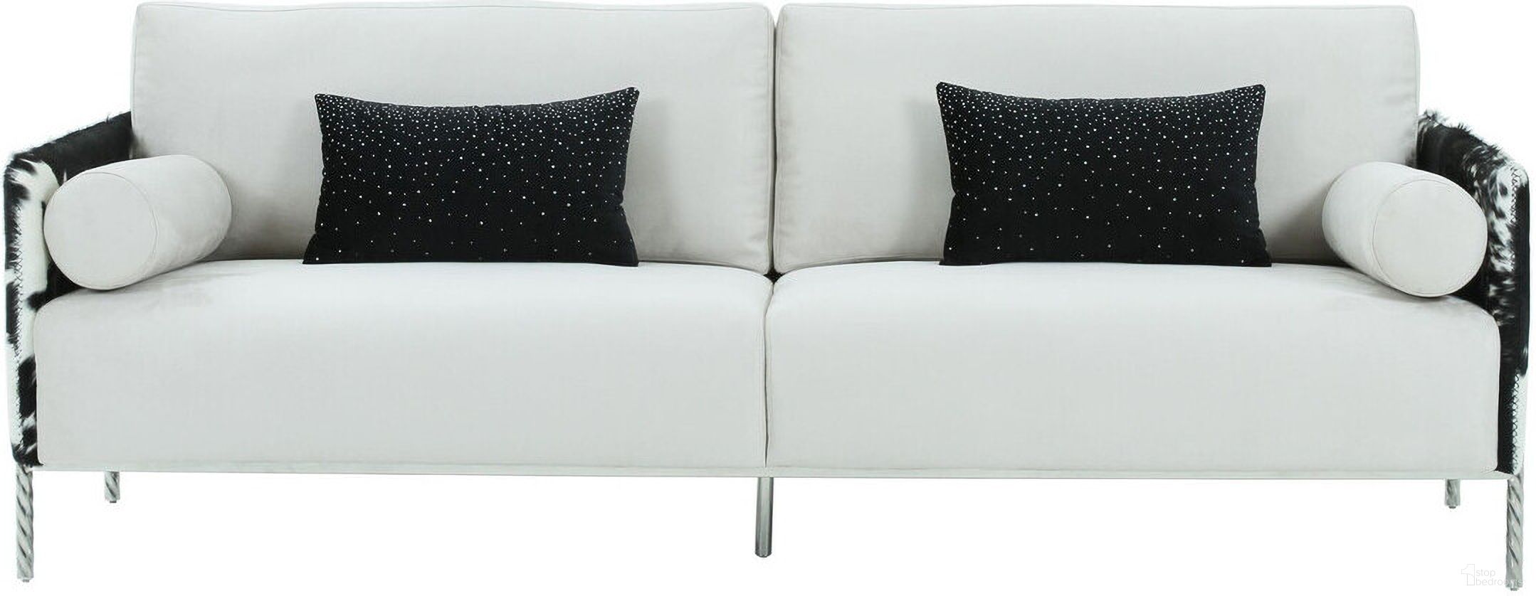 The appearance of 89 Inch Sofa and Toss Pillows with Silver Legs In White designed by Homeroots in the modern / contemporary interior design. This white piece of furniture was selected by 1StopBedrooms from to add a touch of cosiness and style into your home. Sku: 488833. Material: Fabric.