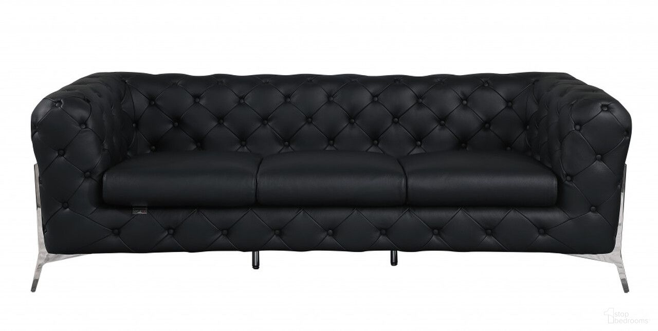 The appearance of 93 Inch Italian Leather Chesterfield Sofa with Silver Legs In Black designed by Homeroots in the traditional interior design. This black piece of furniture was selected by 1StopBedrooms from to add a touch of cosiness and style into your home. Sku: 476526. Material: Genuine Leather.