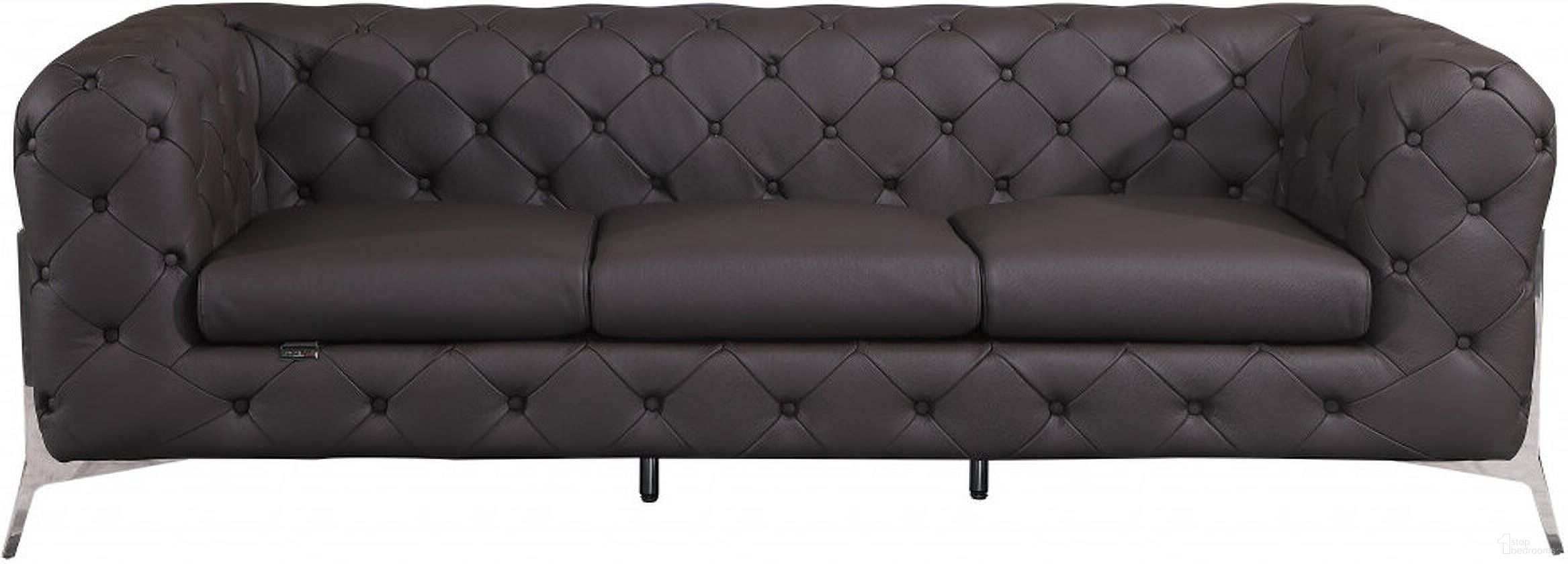 The appearance of 93 Inch Italian Leather Chesterfield Sofa with Silver Legs In Brown designed by Homeroots in the traditional interior design. This brown piece of furniture was selected by 1StopBedrooms from to add a touch of cosiness and style into your home. Sku: 476527. Material: Genuine Leather.