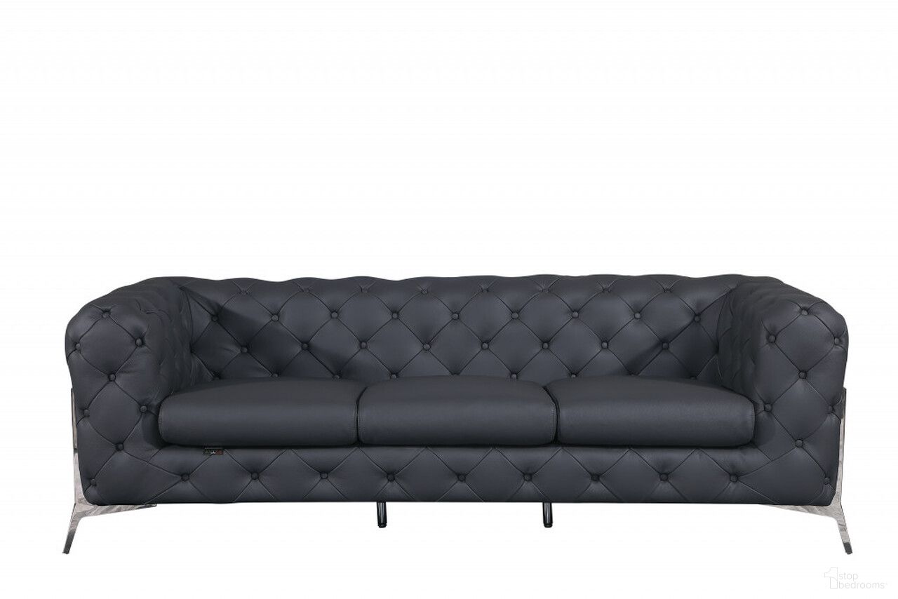 The appearance of 93 Inch Italian Leather Chesterfield Sofa with Silver Legs In Dark Gray designed by Homeroots in the traditional interior design. This dark gray piece of furniture was selected by 1StopBedrooms from to add a touch of cosiness and style into your home. Sku: 476529. Material: Genuine Leather.