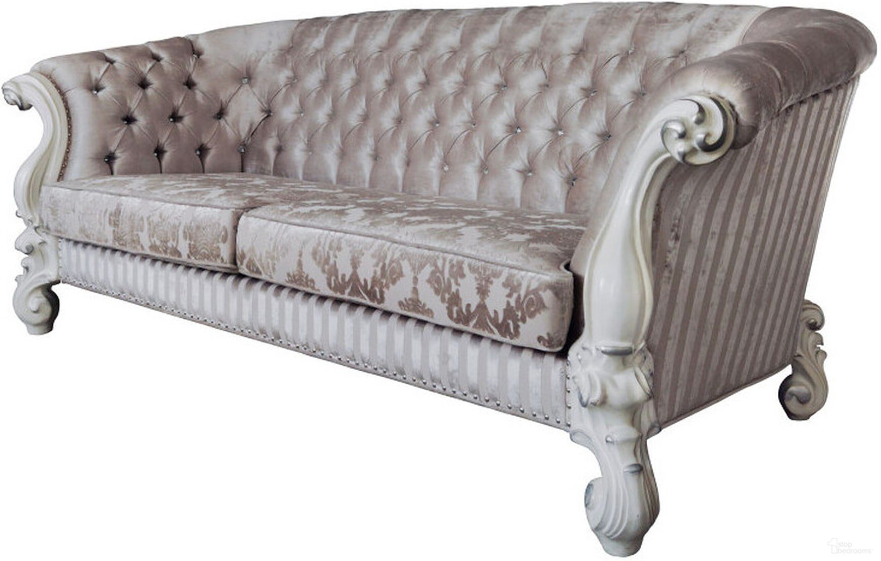 The appearance of 99 Inch Velvet Damask Sofa and Toss Pillows with Bone Legs In Ivory designed by Homeroots in the traditional interior design. This ivory piece of furniture was selected by 1StopBedrooms from to add a touch of cosiness and style into your home. Sku: 491349. Material: Velvet.