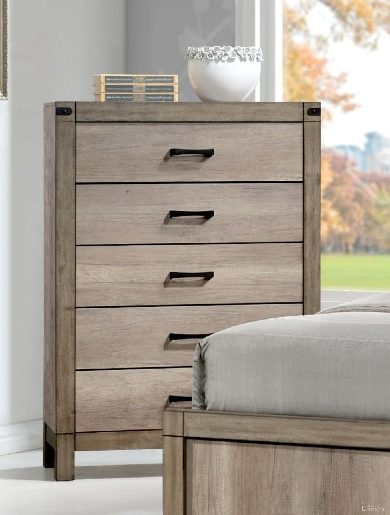 The appearance of Crown Mark Matteo Chest designed by Crown Mark in the modern / contemporary interior design. This grey piece of furniture was selected by 1StopBedrooms from Matteo Collection to add a touch of cosiness and style into your home. Sku: B3200-4. Material: Wood.