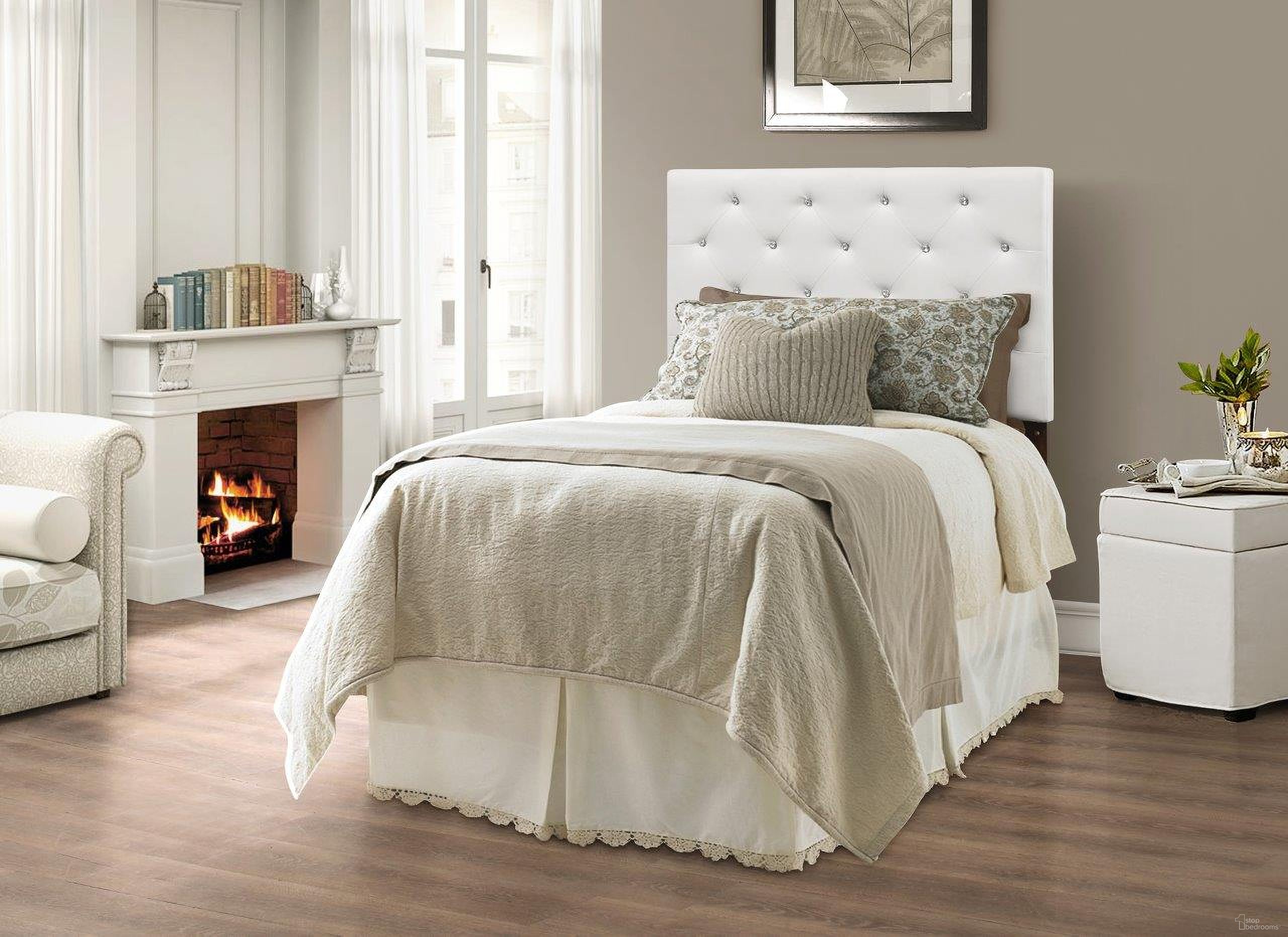 The appearance of Glory Furniture G0133THB designed by Glory in the transitional interior design. This white piece of furniture  was selected by 1StopBedrooms from Novo Collection to add a touch of cosiness and style into your home. Sku: G0133-THB-Twin Headboard. Material: Wood. Bed Size: Twin.