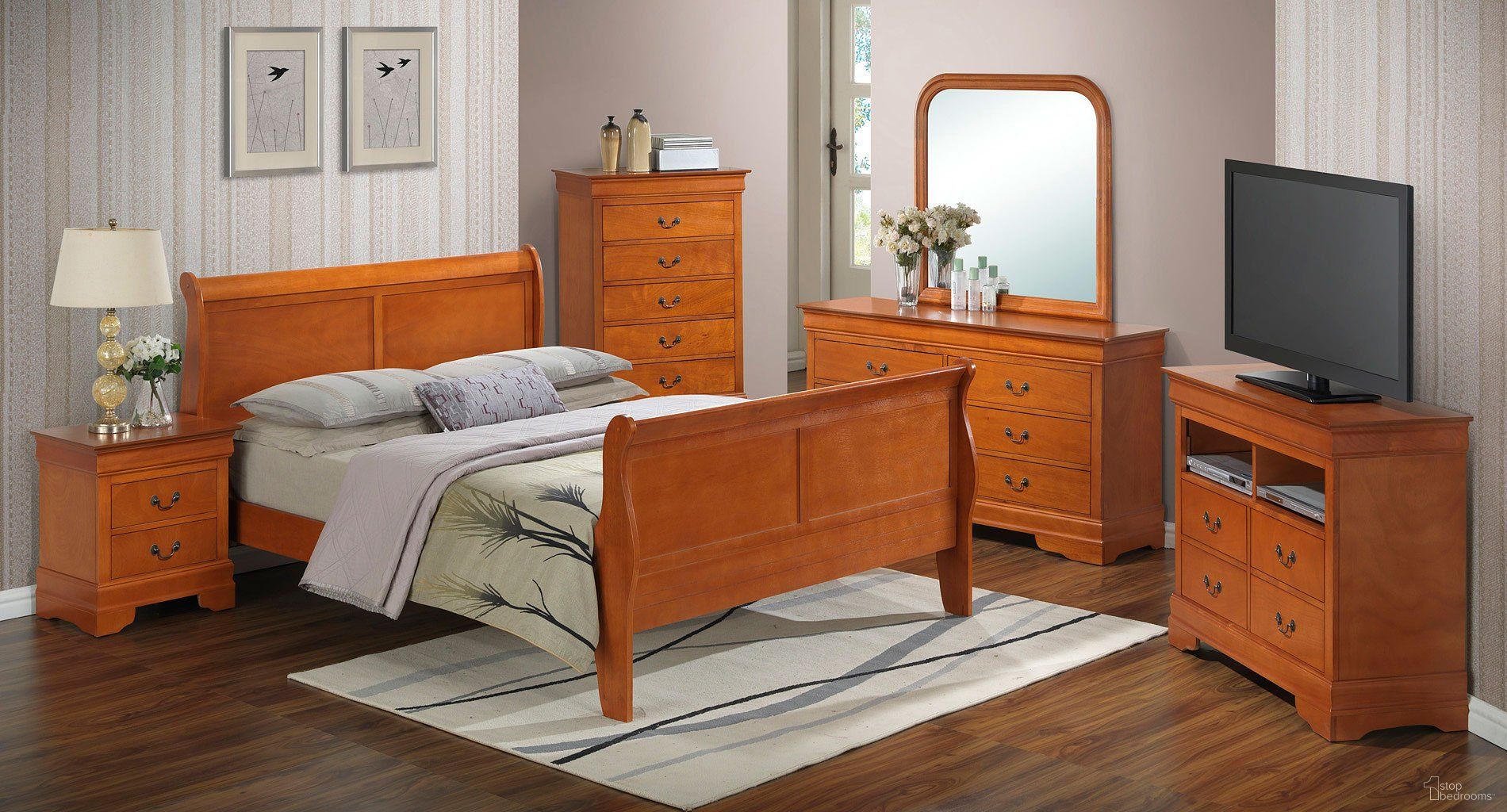 The appearance of G3160 Sleigh Bedroom Set designed by Glory in the traditional interior design. This oak piece of furniture was selected by 1StopBedrooms from G3160 Collection to add a touch of cosiness and style into your home. Sku: G3160A-QB-Queen Bed Headboard & Footboard;G3160A-QB-Queen Bed Rails;G3160-N-Nightstand. Bed Type: Sleigh Bed. Material: Wood. Bed Size: Queen.