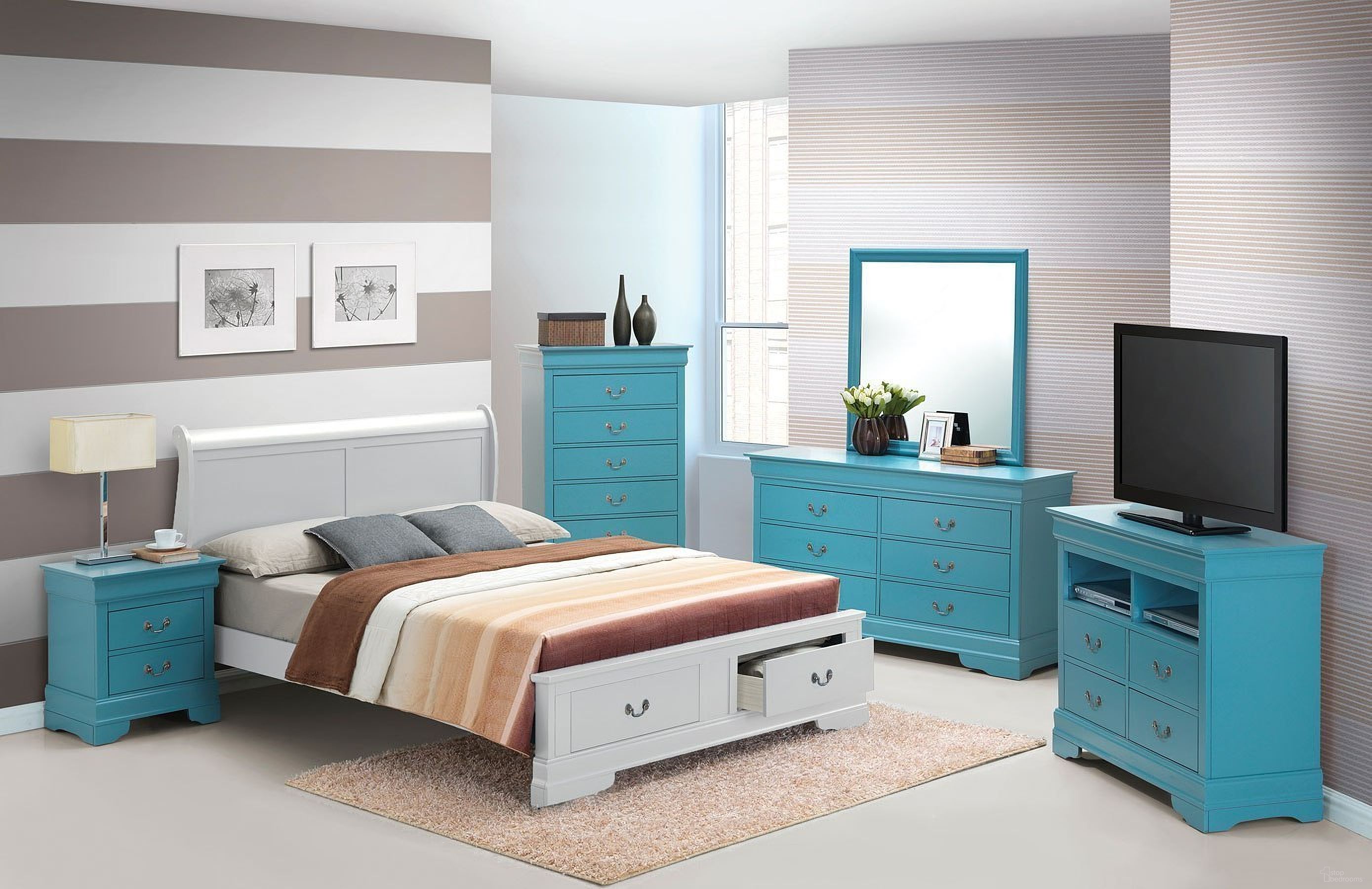 The appearance of G3180 Bedroom Set w/ White Sleigh Storage Bed designed by Glory in the traditional interior design. This teal piece of furniture was selected by 1StopBedrooms from G3180 Collection to add a touch of cosiness and style into your home. Sku: G3190D-QSB2-Queen Bed Headboard;G3190D-QSB2-Queen Bed Footboard;G3190D-QSB2-Queen Bed Rails;G3190D-QSB2-Queen Bed Footboard Drawers;G3180-3N-3 Drawer Nightstand. Bed Type: Storage Bed. Material: Wood. Bed Size: Queen.