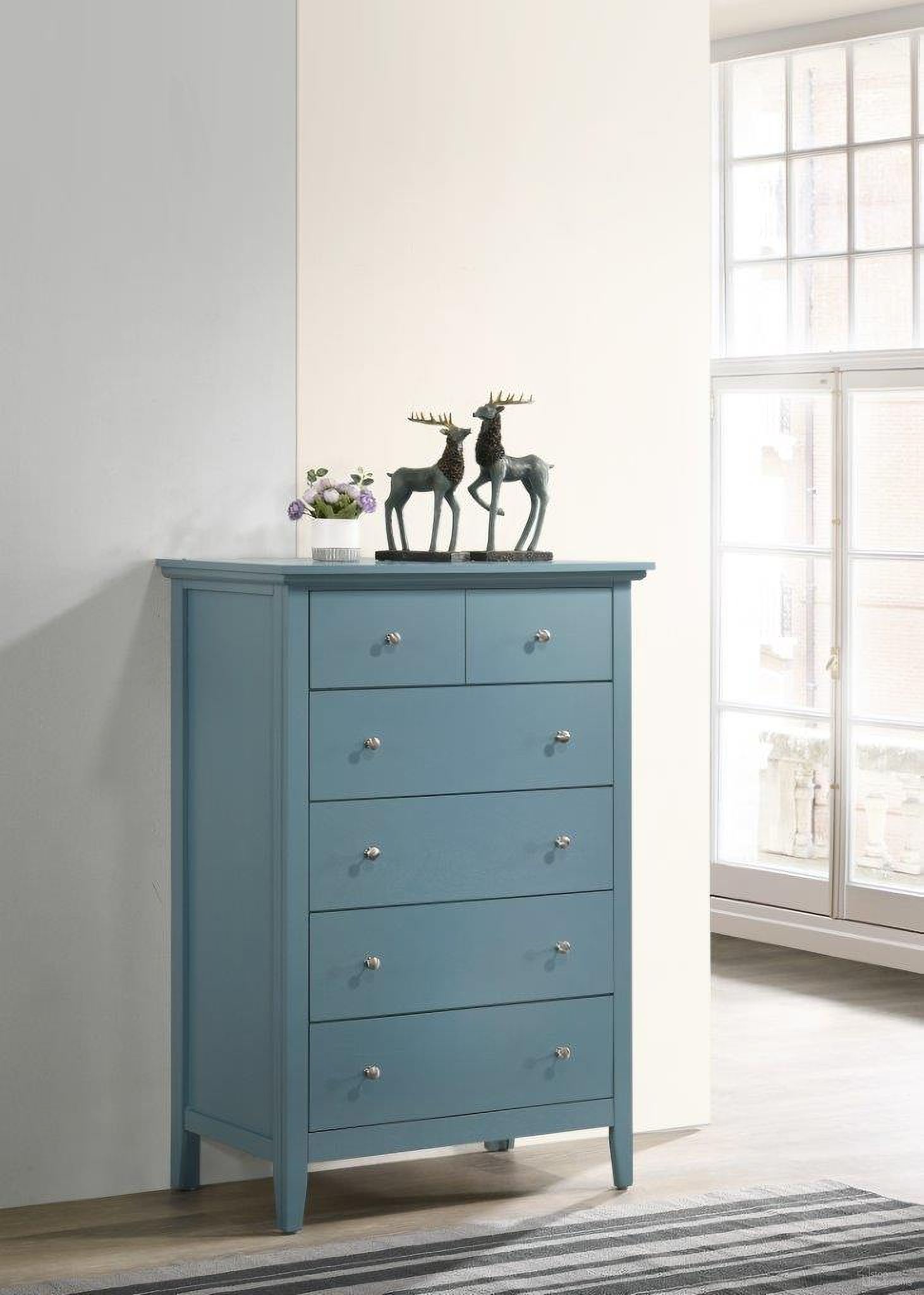The appearance of Glory Furniture Hammond Chest, Blue designed by Glory in the modern / contemporary interior design. This blue piece of furniture was selected by 1StopBedrooms from Hammond Collection to add a touch of cosiness and style into your home. Sku: G5480-CH-5 Drawer Chest. Material: Wood.