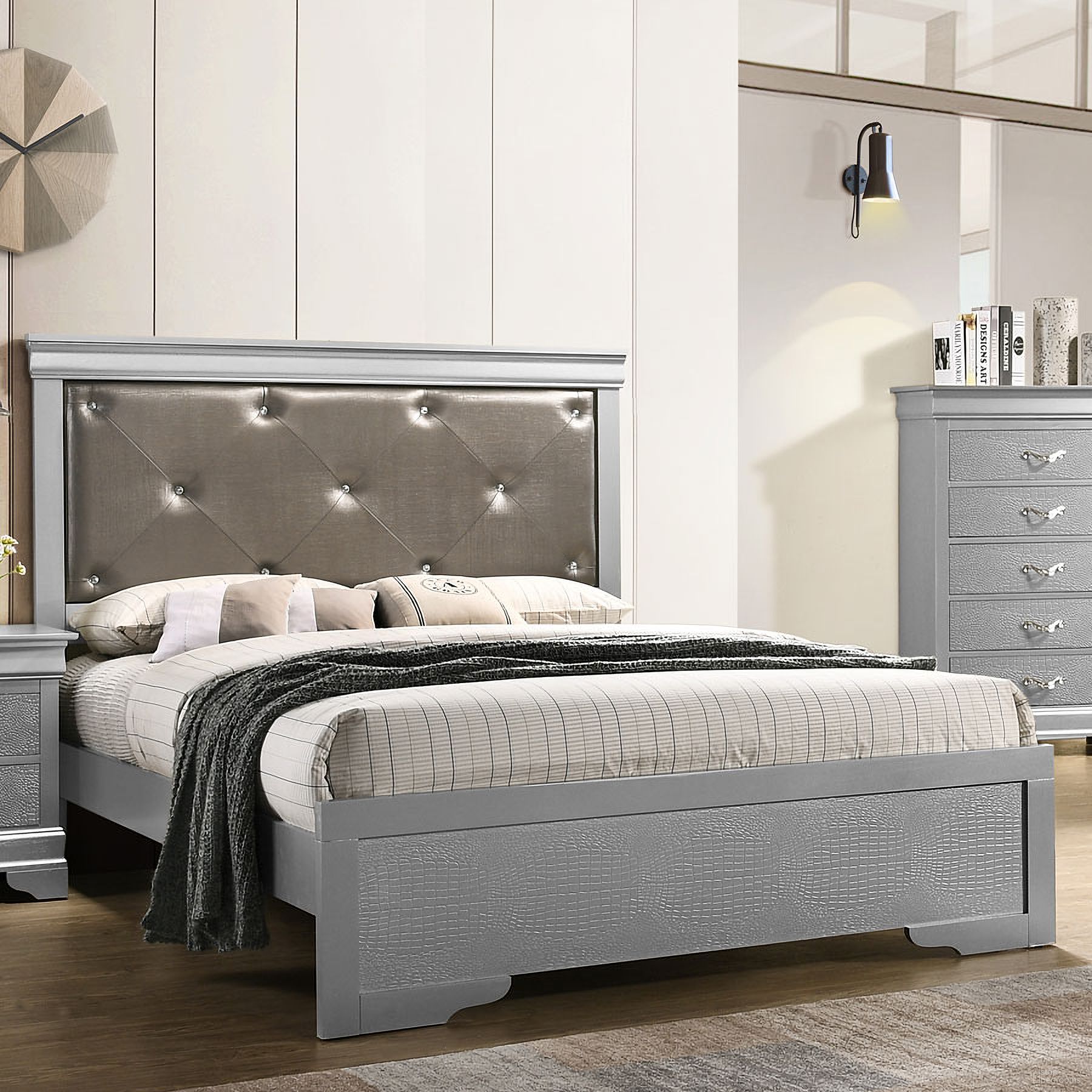 The appearance of Lorana Panel Bed (Queen) designed by Glory in the transitional interior design. This silver piece of furniture was selected by 1StopBedrooms from Lorana Collection to add a touch of cosiness and style into your home. Sku: G6500B-QB2 Box 1;G6500B-QB2 Box 2;G6500B-QB2 Box 3. Bed Type: Panel Bed. Material: Wood. Bed Size: Queen.