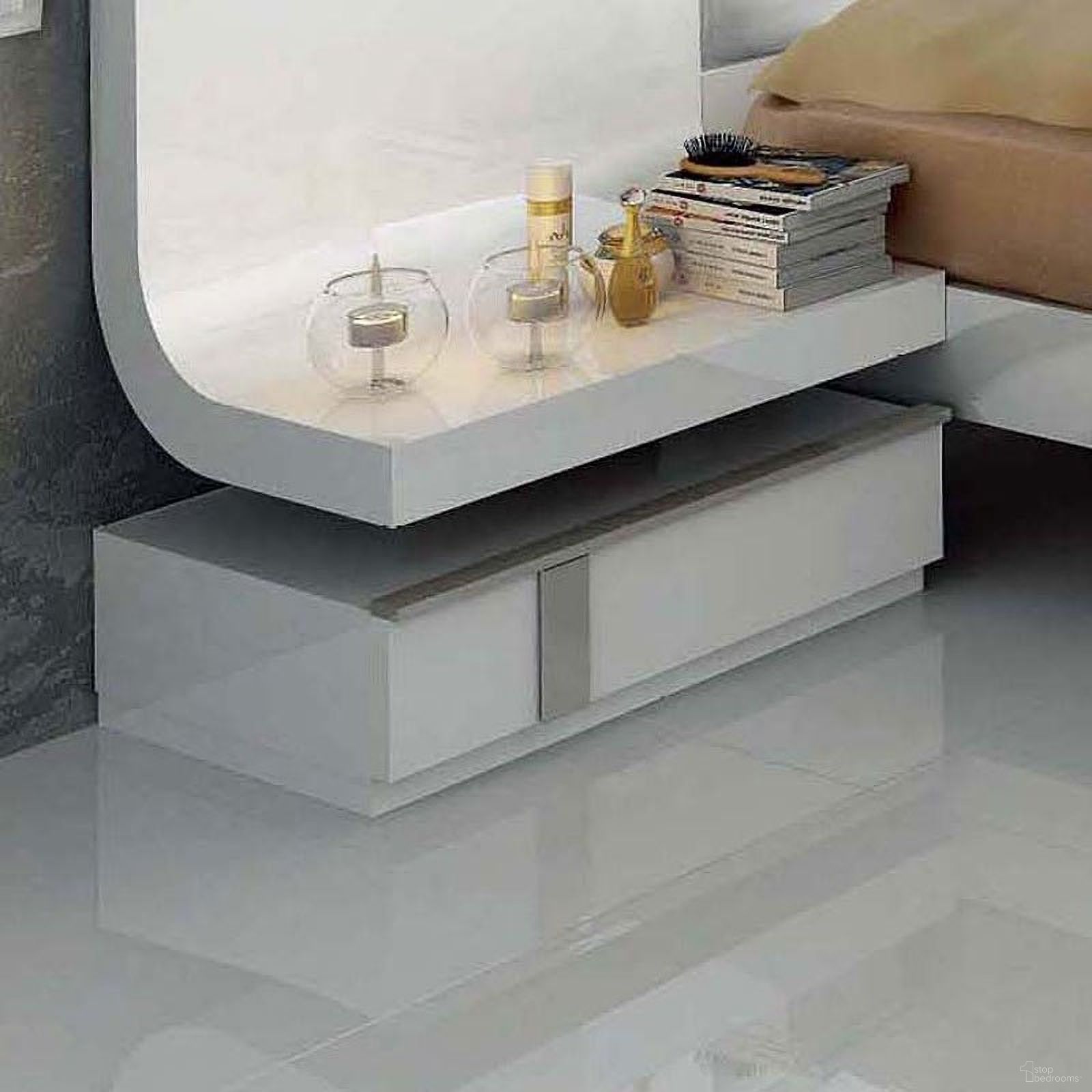 The appearance of Granada Left Nightstand designed by ESF in the modern / contemporary interior design. This white high gloss piece of furniture was selected by 1StopBedrooms from Granada Collection to add a touch of cosiness and style into your home. Sku: GRANADAN/S. Material: MDF.