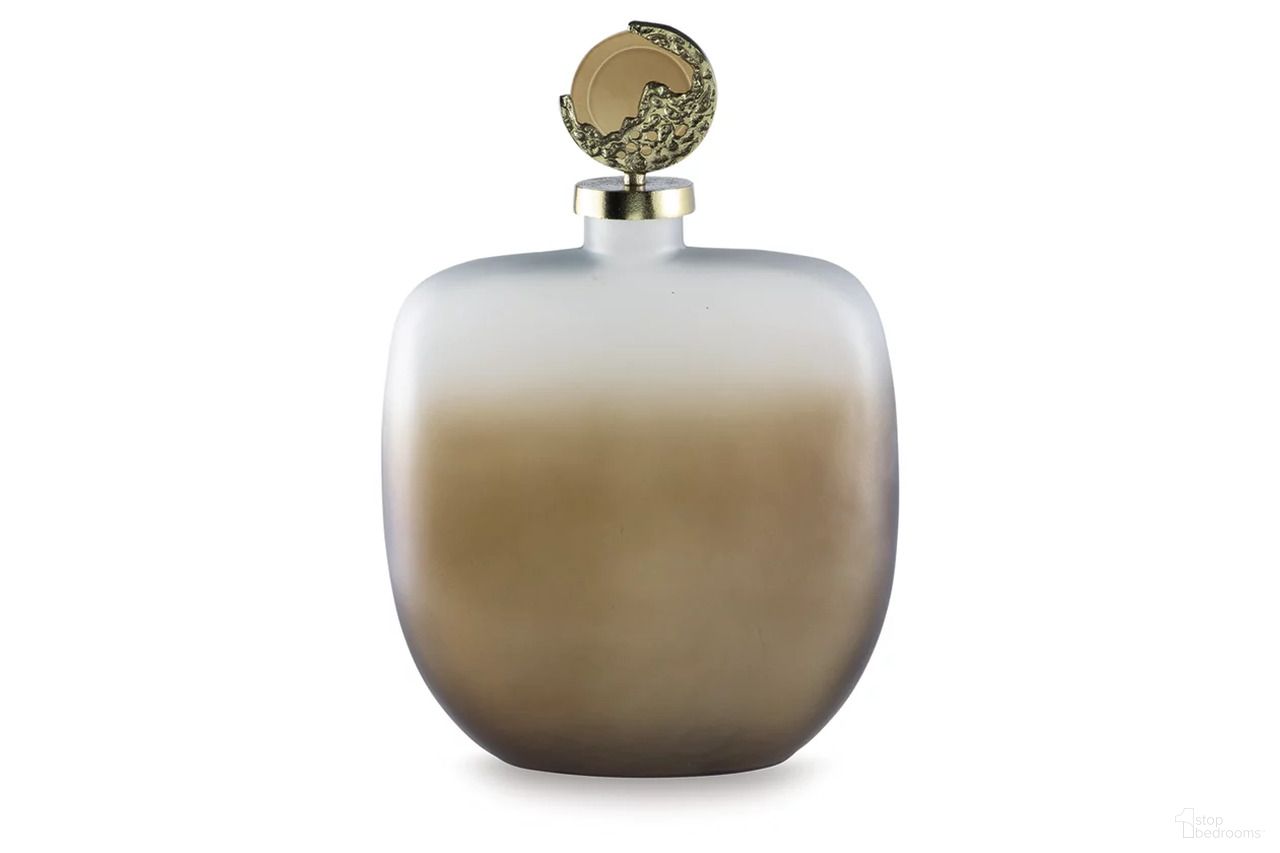 The appearance of Acario Jar In Taupe/Gold designed by Signature Design by Ashley in the traditional interior design. This taupe/gold piece of furniture  was selected by 1StopBedrooms from Acario Collection to add a touch of cosiness and style into your home. Sku: A2000782. Material: Glass.