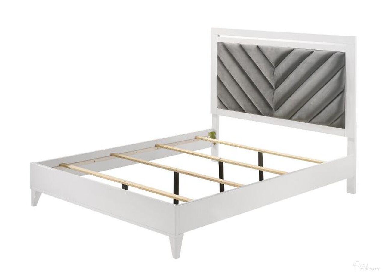 The appearance of Acme Chelsie Eastern King Bed In Gray Fabric And White Finish designed by ACME in the modern / contemporary interior design. This grey piece of furniture was selected by 1StopBedrooms from Chelsie Collection to add a touch of cosiness and style into your home. Sku: 27387EK-HF;27388EK-R. Bed Type: Panel Bed. Material: Wood. Bed Size: Eastern King.