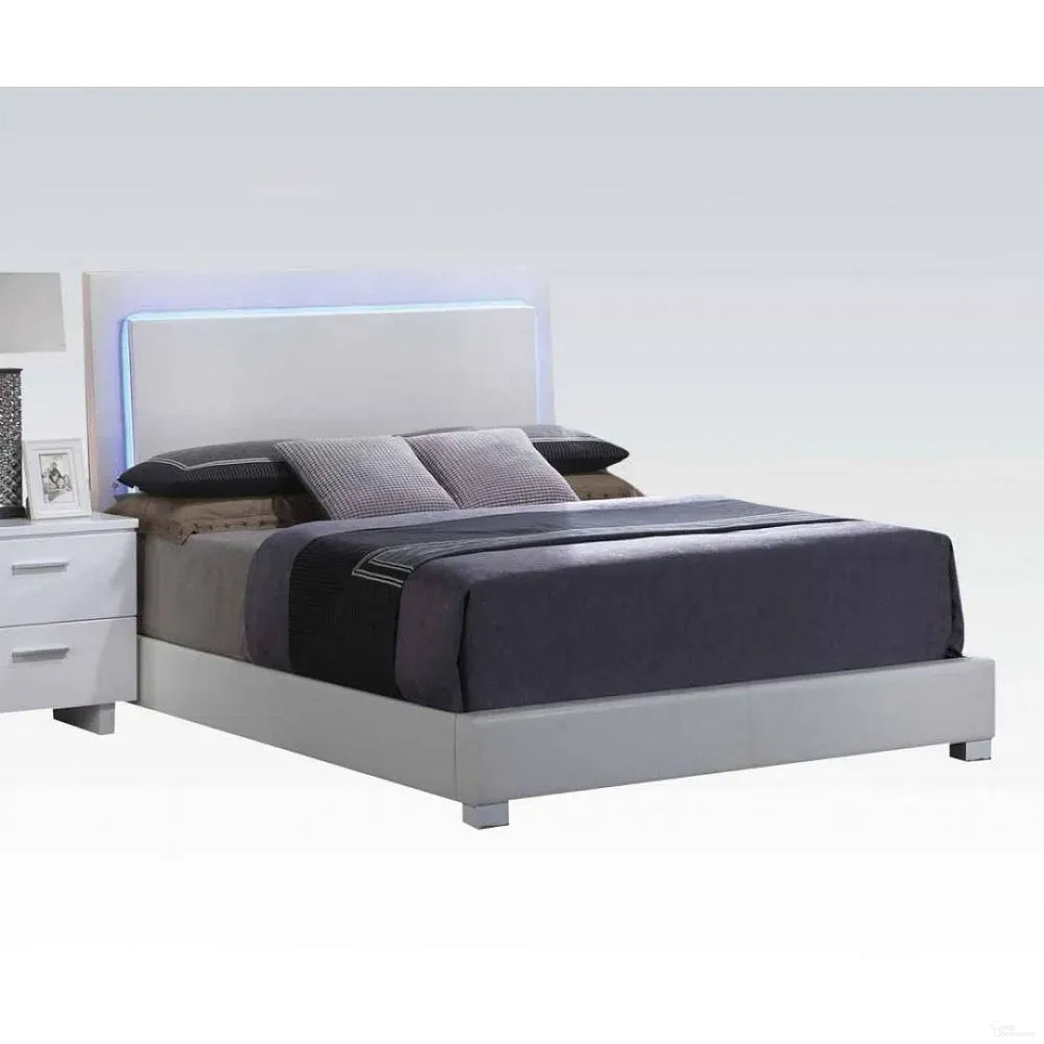 The appearance of Acme Furniture Lorimar Series King Size Bed designed by ACME in the modern / contemporary interior design. This white piece of furniture was selected by 1StopBedrooms from Lorimar Collection to add a touch of cosiness and style into your home. Sku: 22637EK-HB;22628EK-FR. Bed Type: Platform Bed. Material: Wood. Bed Size: King.