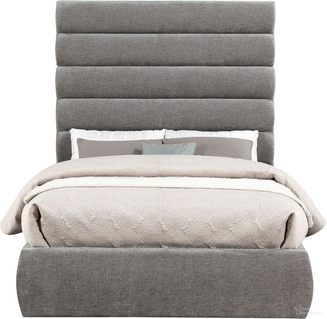 Adam Chenille Fabric Full Bed In Grey Chenille