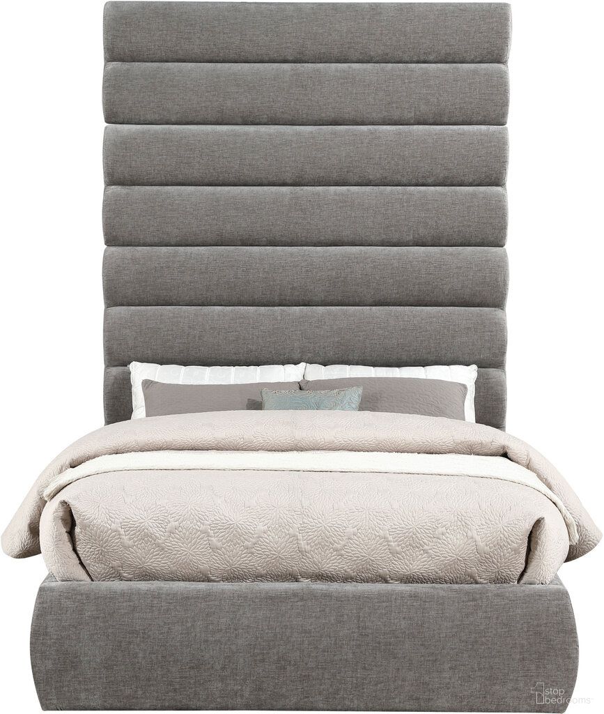 Adam Chenille Fabric Full Bed In Grey Chenille