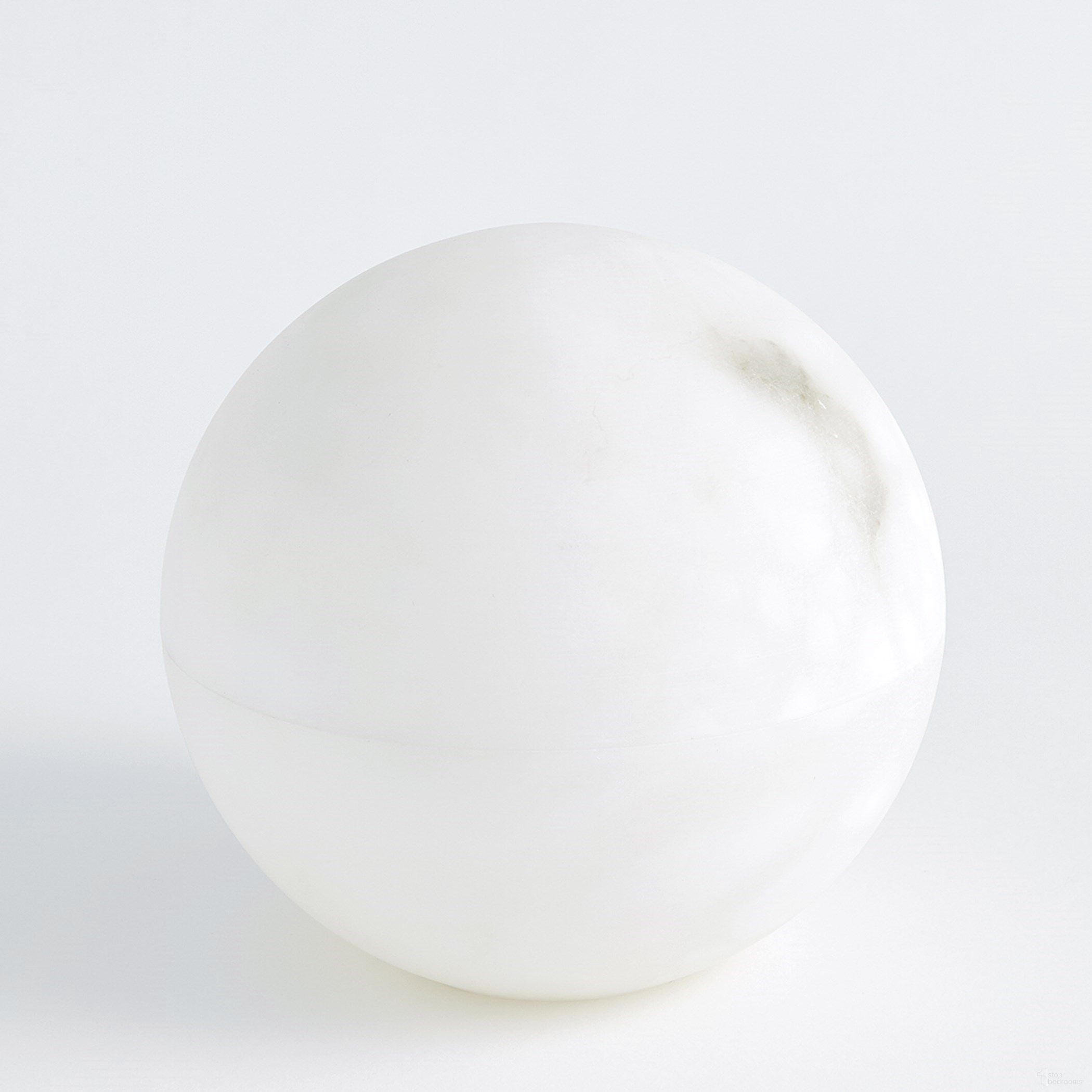 The appearance of Alabaster Sphere Large Box In White designed by Global Views in the modern / contemporary interior design. This white piece of furniture was selected by 1StopBedrooms from Alabaster Collection to add a touch of cosiness and style into your home. Sku: 331616. Material: Alabaster.