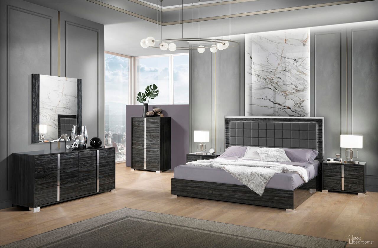 The appearance of Alice Bedroom Set In Glosy Grey designed by J&M in the modern / contemporary interior design. This grey piece of furniture was selected by 1StopBedrooms from Alice Collection to add a touch of cosiness and style into your home. Sku: 15546-Q;15546-NSR. Bed Type: Platform Bed. Material: Wood. Bed Size: Queen.