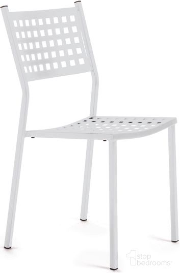 The appearance of Alice Chair Set of 4 In White designed by Bellini Modern Living in the modern / contemporary interior design. This white piece of furniture  was selected by 1StopBedrooms from Alice Collection to add a touch of cosiness and style into your home. Sku: Alice WHT. Material: Metal.