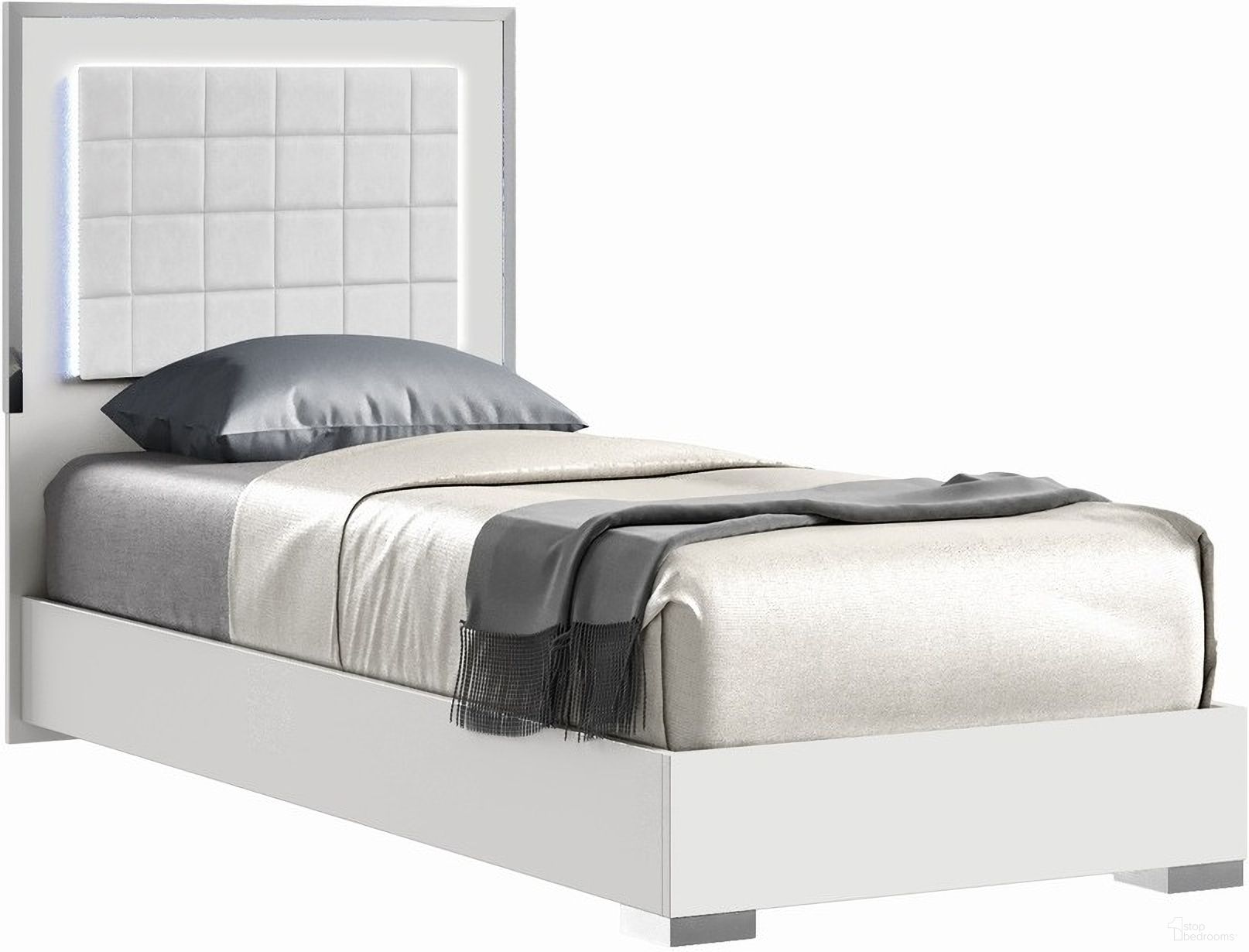 The appearance of Alice Twin Platform Bed In White designed by J&M in the modern / contemporary interior design. This white piece of furniture was selected by 1StopBedrooms from Alice White Collection to add a touch of cosiness and style into your home. Sku: 15545-T. Bed Type: Platform Bed. Bed Size: Twin.