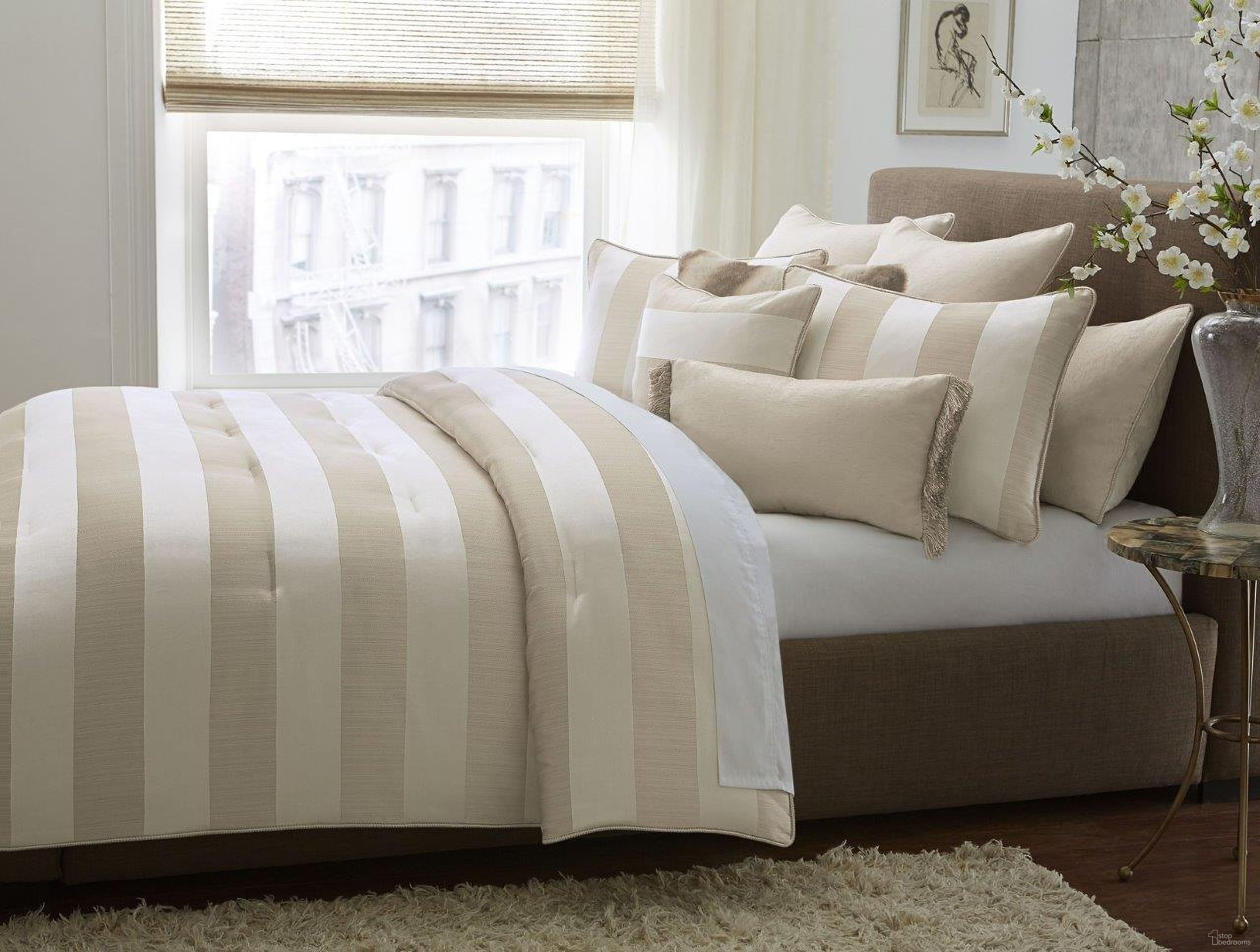 The appearance of Amalfi Sand 9 Piece Queen Comforter Set designed by Michael Amini in the modern / contemporary interior design. This beige piece of furniture  was selected by 1StopBedrooms from Amalfi Collection to add a touch of cosiness and style into your home. Sku: BCS-QS09-AMLFI-SND. Bed Size: Queen. Material: Cotton.