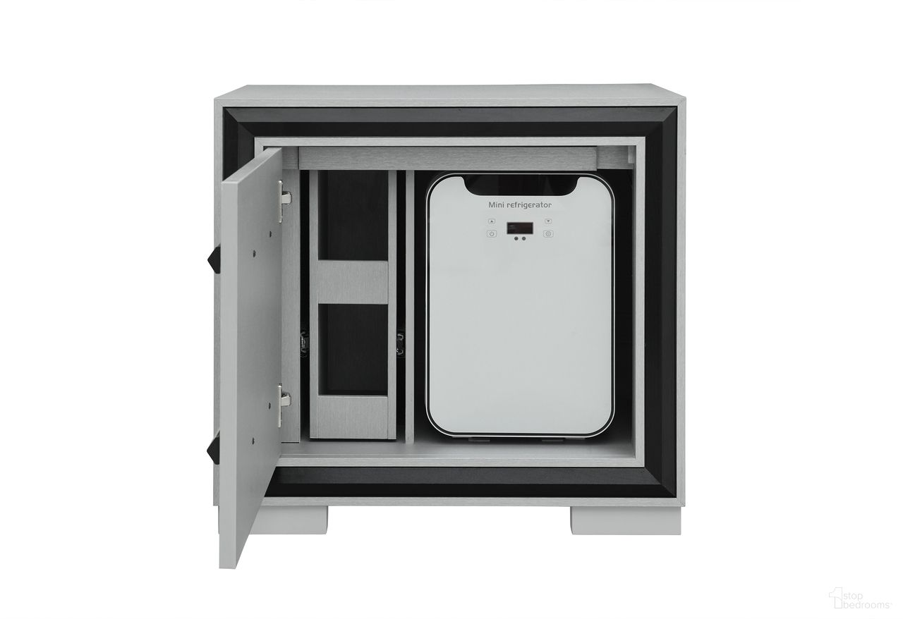 The appearance of Amelia Nightstand with Cooler and Speaker In Black and Grey designed by Global Furniture USA in the modern / contemporary interior design. This black/grey piece of furniture was selected by 1StopBedrooms from Amelia Collection to add a touch of cosiness and style into your home. Sku: AMELIA-GREY/BLACK-NS W/ COOLER & SPEAKER. Material: Chip Board.