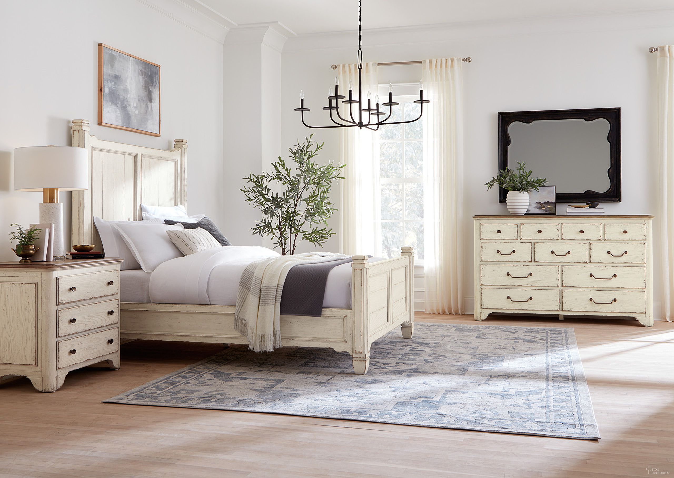 Americana Panel Bedroom Set In White