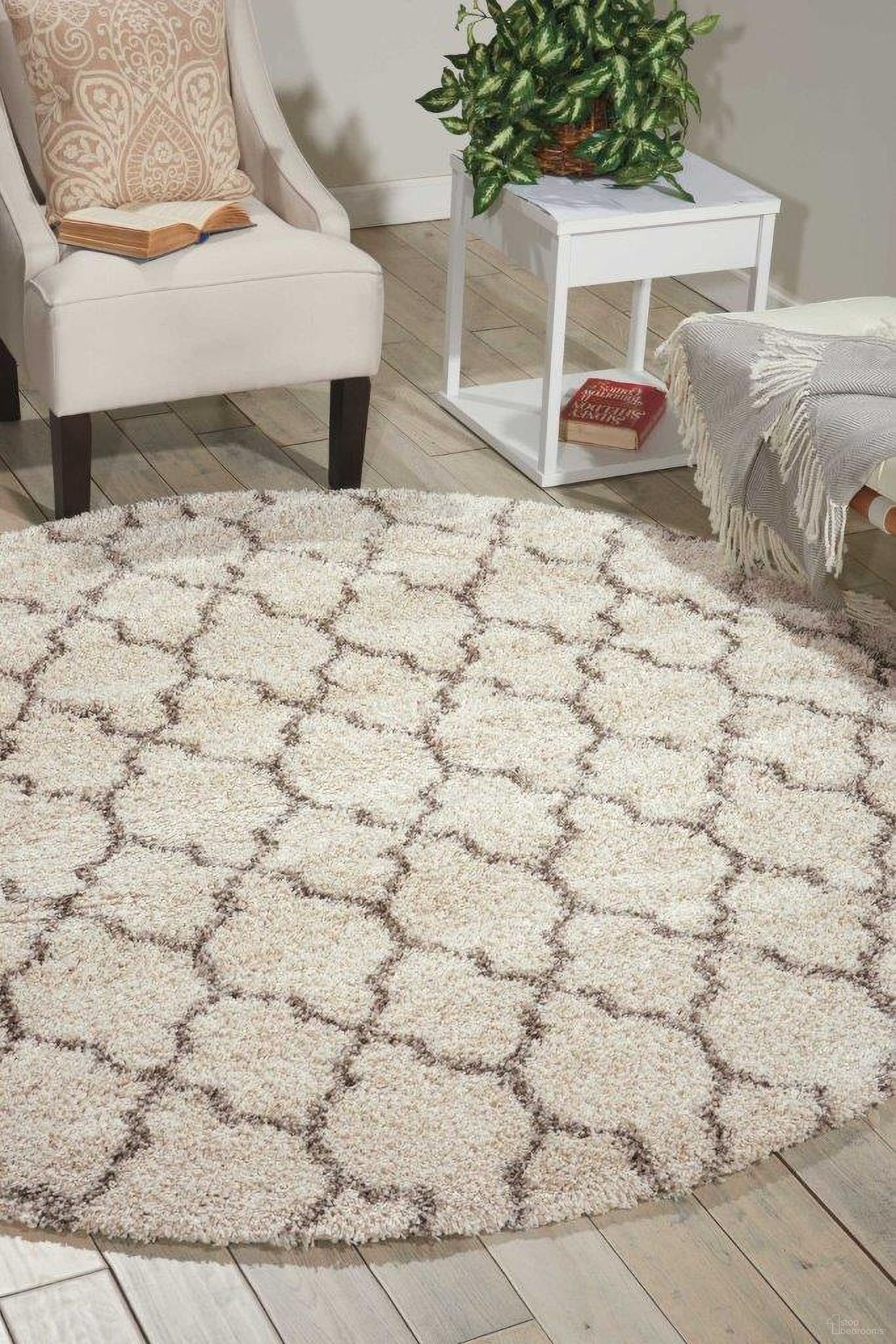 Amore Cream 7'10" x 7'10" Round Area Rug