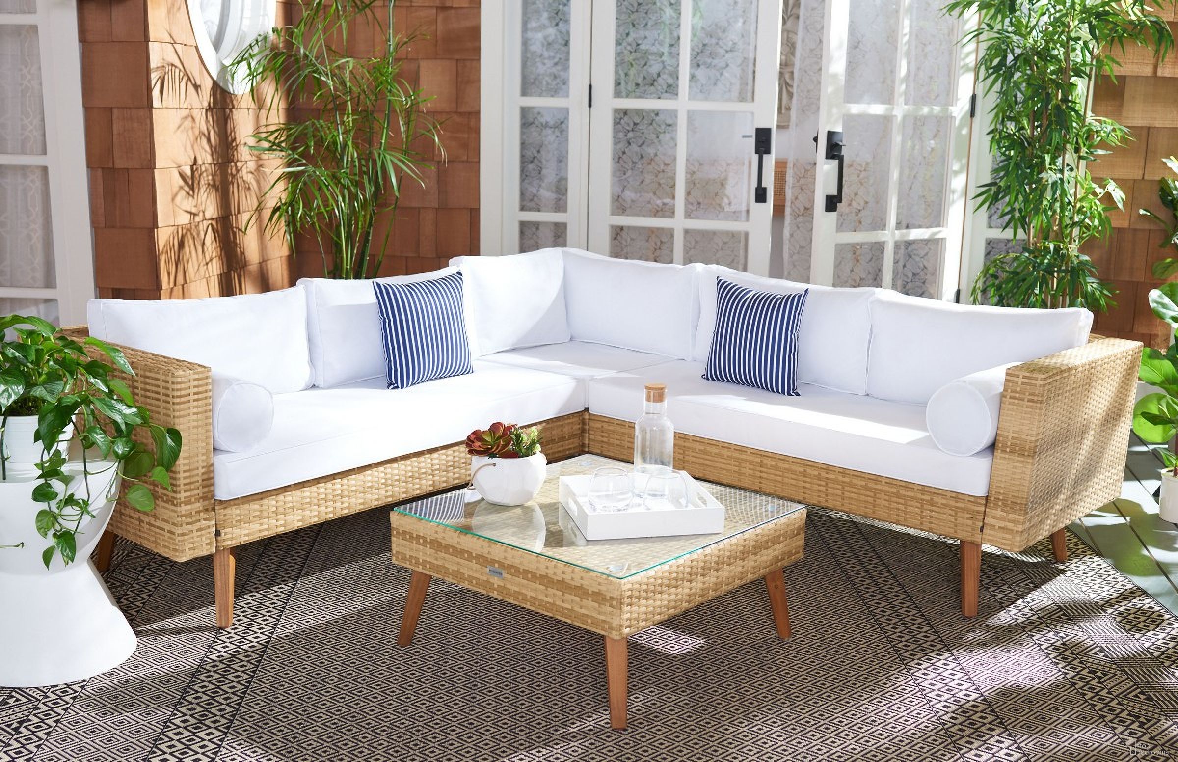 The appearance of Analon Outdoor Sectional in White designed by Safavieh in the modern / contemporary interior design. This white piece of furniture was selected by 1StopBedrooms from Analon Collection to add a touch of cosiness and style into your home. Sku: PAT7716D-3BX. Material: Steel.