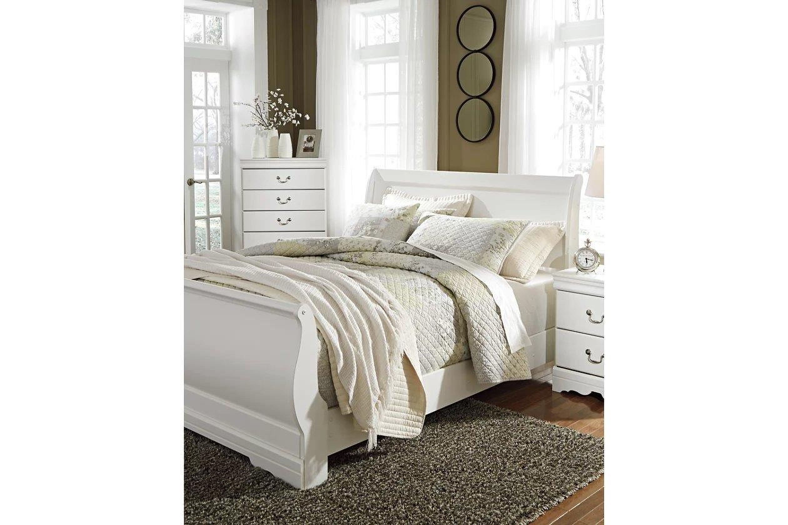 Anarasia Queen Sleigh Headboard In White by Ashley Furniture