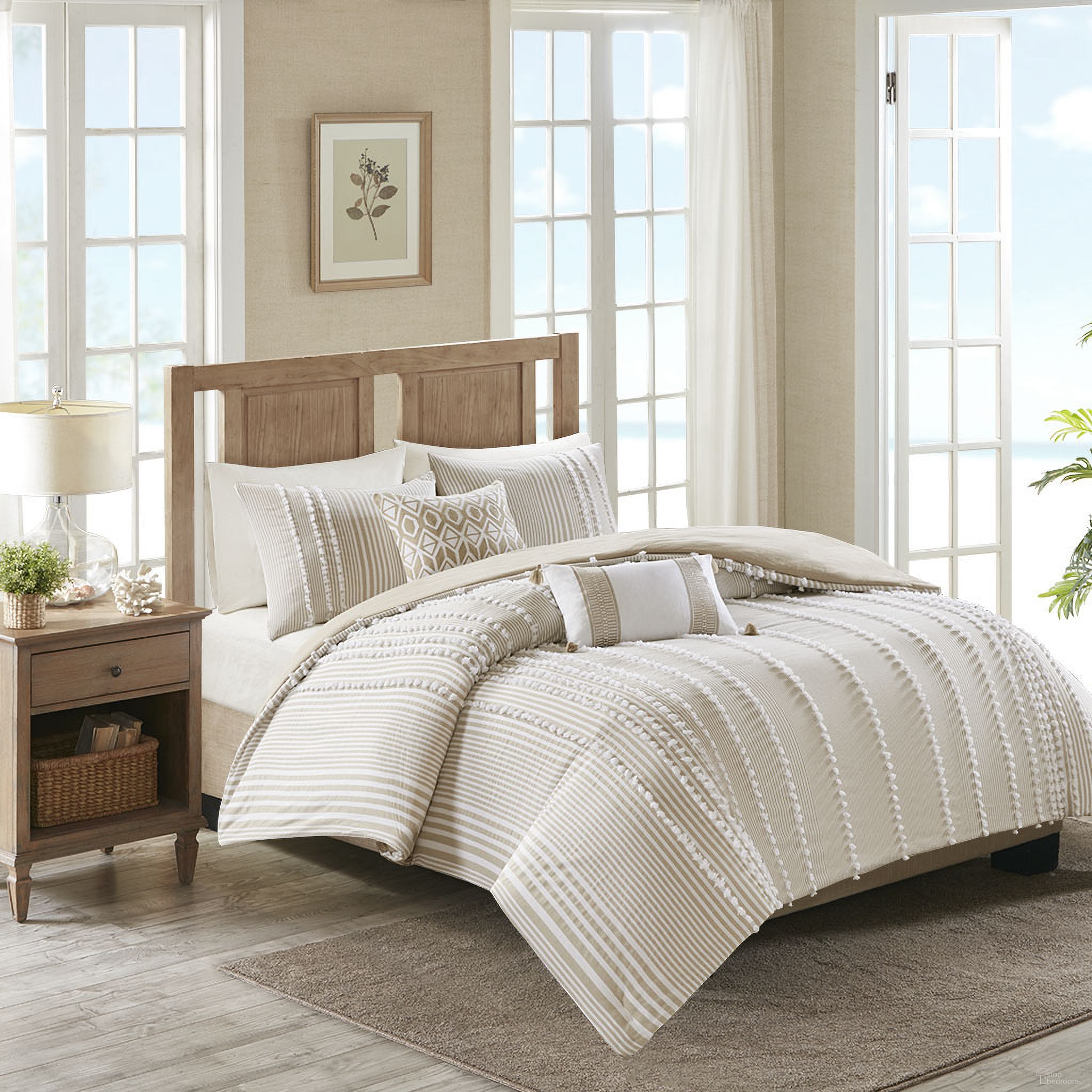 The appearance of Anslee Cotton Yarn Dyed Tufted Queen Duvet Cover Mini Set In Taupe designed by Olliix in the country / farmhouse interior design. This taupe piece of furniture was selected by 1StopBedrooms from Anslee Collection to add a touch of cosiness and style into your home. Sku: HH12-1691. Bed Size: Queen. Material: Cotton.