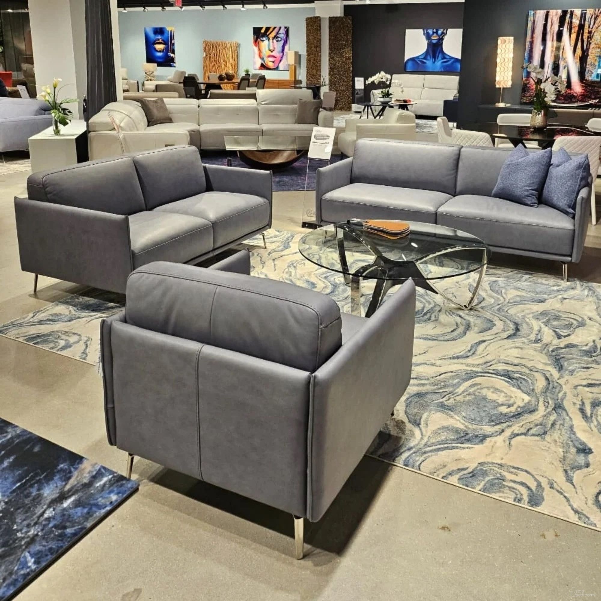 The appearance of Anzio Living Room Set In Niagara designed by Bellini Modern Living in the  interior design. This niagara piece of furniture  was selected by 1StopBedrooms from Anzio Collection to add a touch of cosiness and style into your home. Sku: Anzio S NGRA;Anzio LS NGRA. Material: Leather.