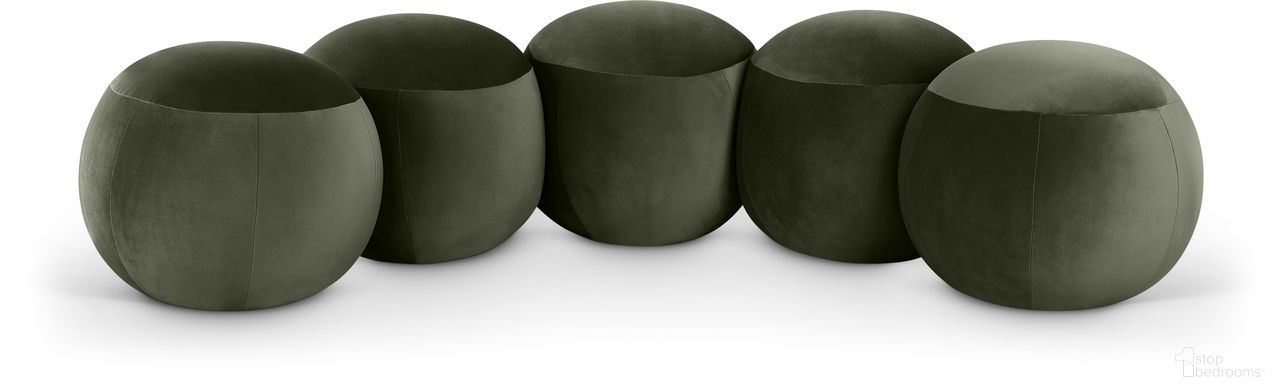 The appearance of Apollo Velvet Upholstered Bench In Green designed by Meridian in the modern / contemporary interior design. This green piece of furniture was selected by 1StopBedrooms from Apollo Collection to add a touch of cosiness and style into your home. Sku: 22099Green. Material: Velvet.