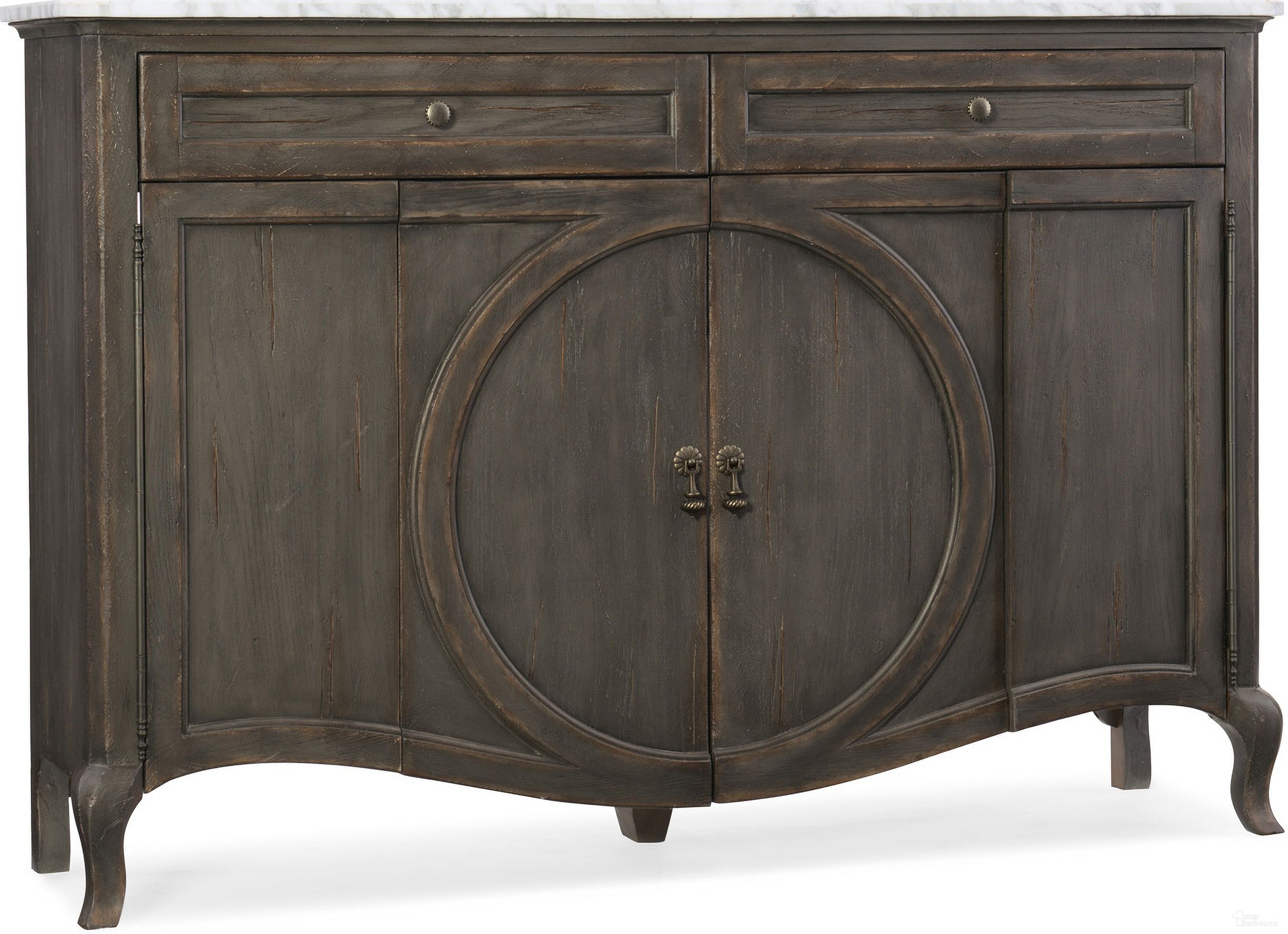 The appearance of Melange Arabella Painted Gray 4 Door Credenza designed by Hooker in the traditional interior design. This gray piece of furniture  was selected by 1StopBedrooms from Melange Collection to add a touch of cosiness and style into your home. Sku: 1610-85005-GRY. Material: Oak Veneer.