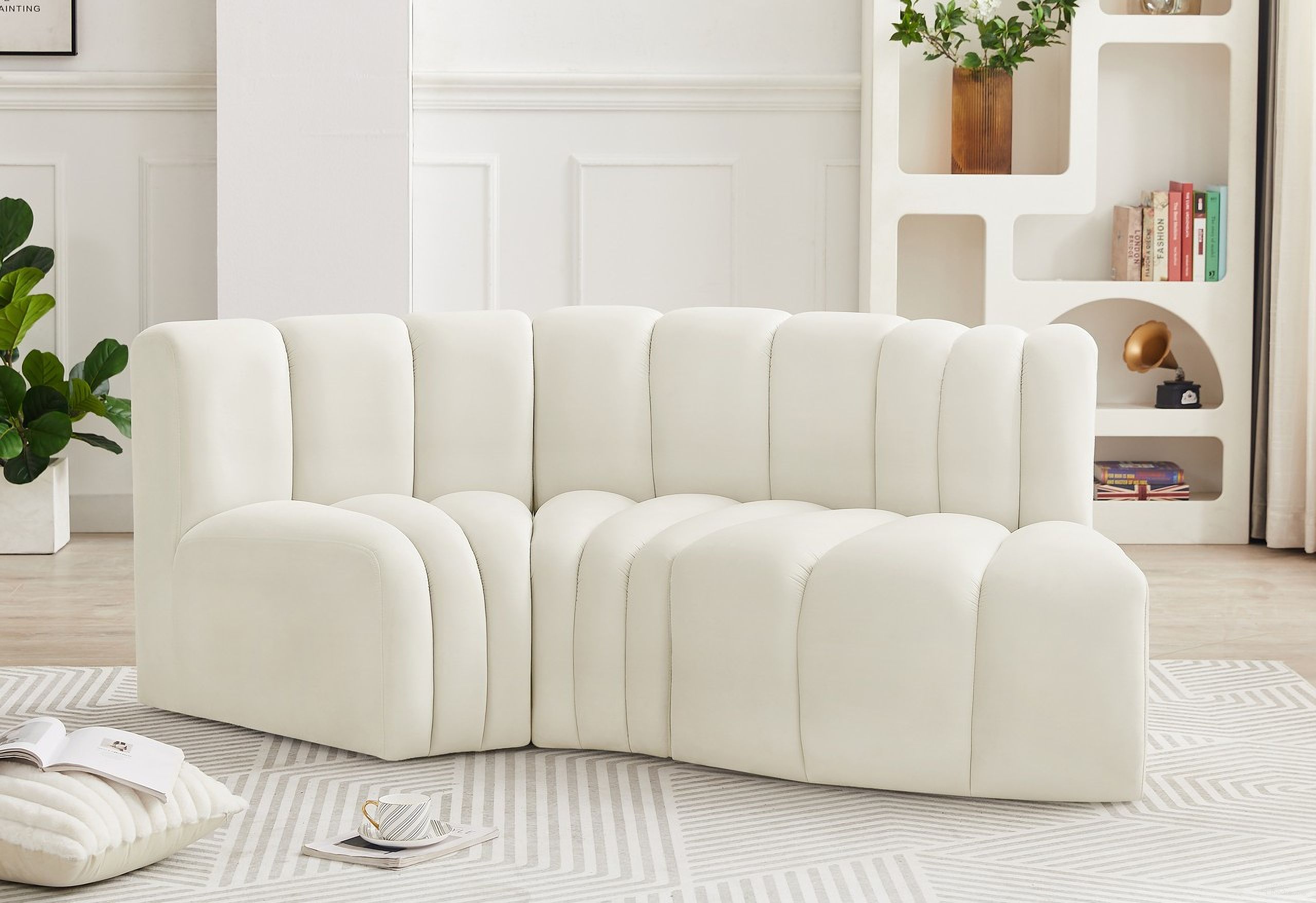 The appearance of Arc 3 Piece Modular Sofa In Cream Velvet designed by Meridian in the modern / contemporary interior design. This cream velvet piece of furniture was selected by 1StopBedrooms from Arc Collection to add a touch of cosiness and style into your home. Sku: 103Cream-CC;103Cream-CC;103Cream-RC. Material: Velvet. Layout: Modular.