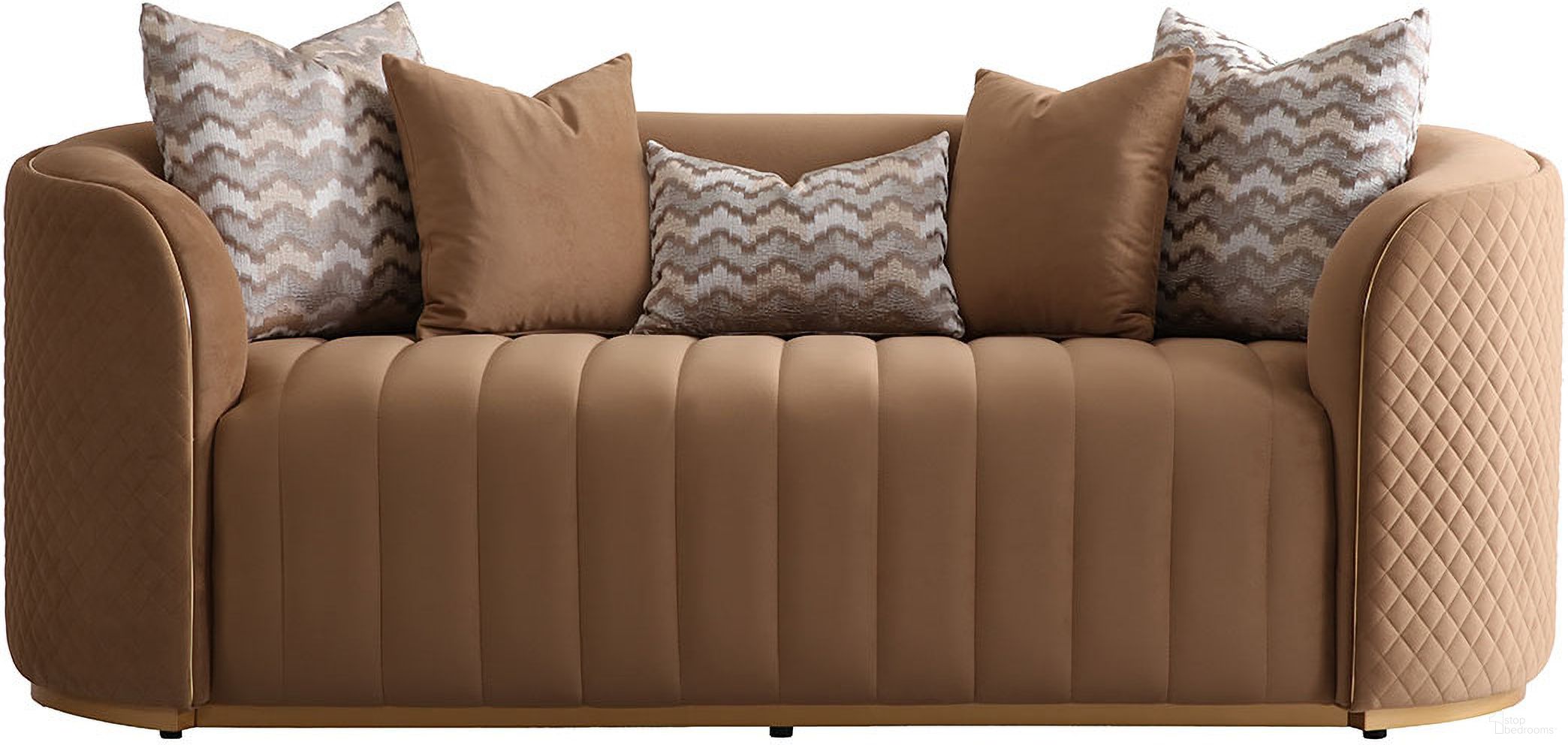 The appearance of Ariana Velvet Loveseat In Caramel and Gold designed by Michael Amini in the transitional interior design. This caramel/gold piece of furniture  was selected by 1StopBedrooms from Ariana Collection to add a touch of cosiness and style into your home. Sku: LFR-ARNA825-CML-806. Material: Beech.