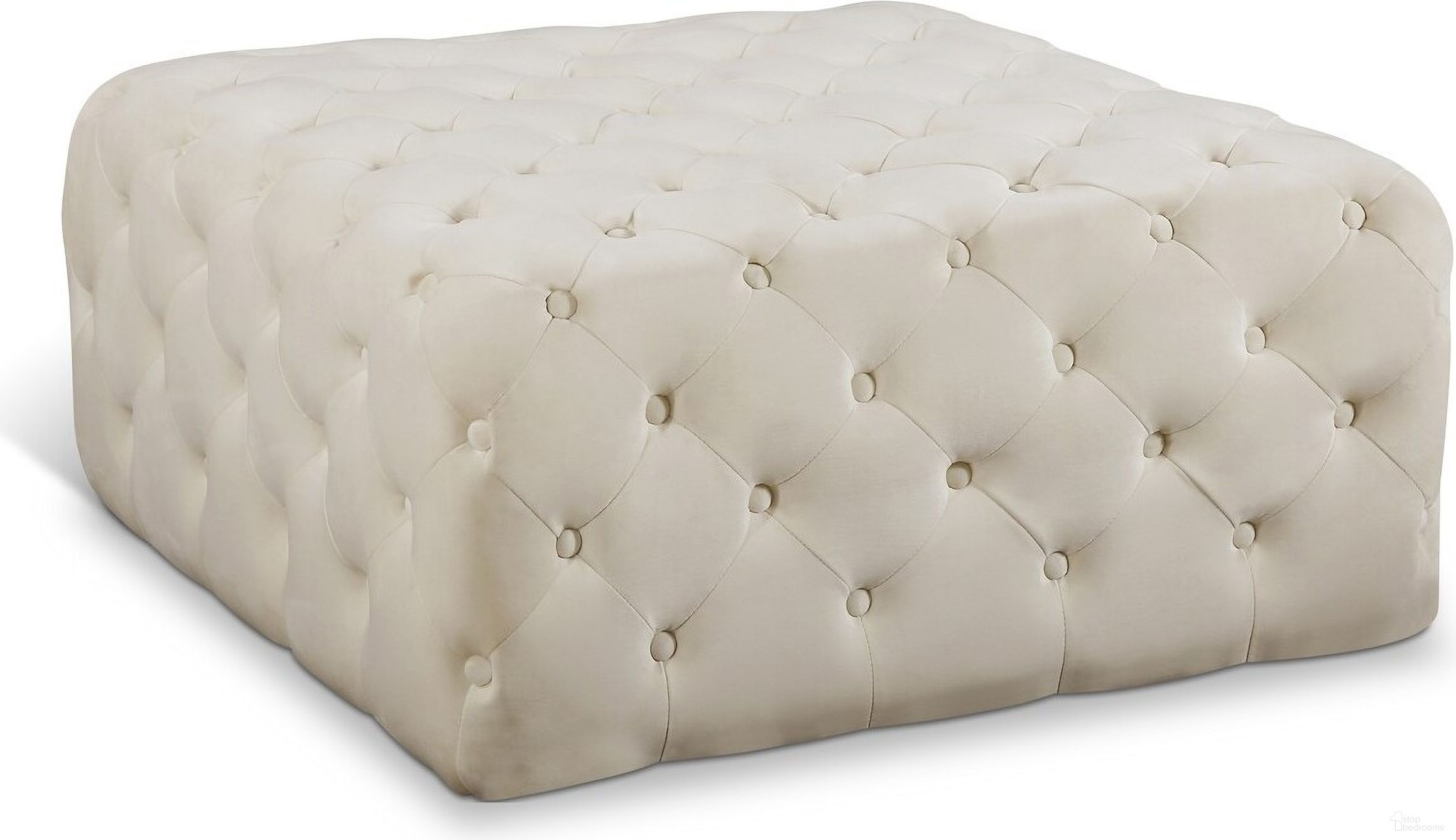 The appearance of Ariel Velvet Ottoman/Bench In Cream designed by Meridian in the modern / contemporary interior design. This cream velvet piece of furniture  was selected by 1StopBedrooms from Ariel Collection to add a touch of cosiness and style into your home. Sku: 123Cream. Material: Velvet.