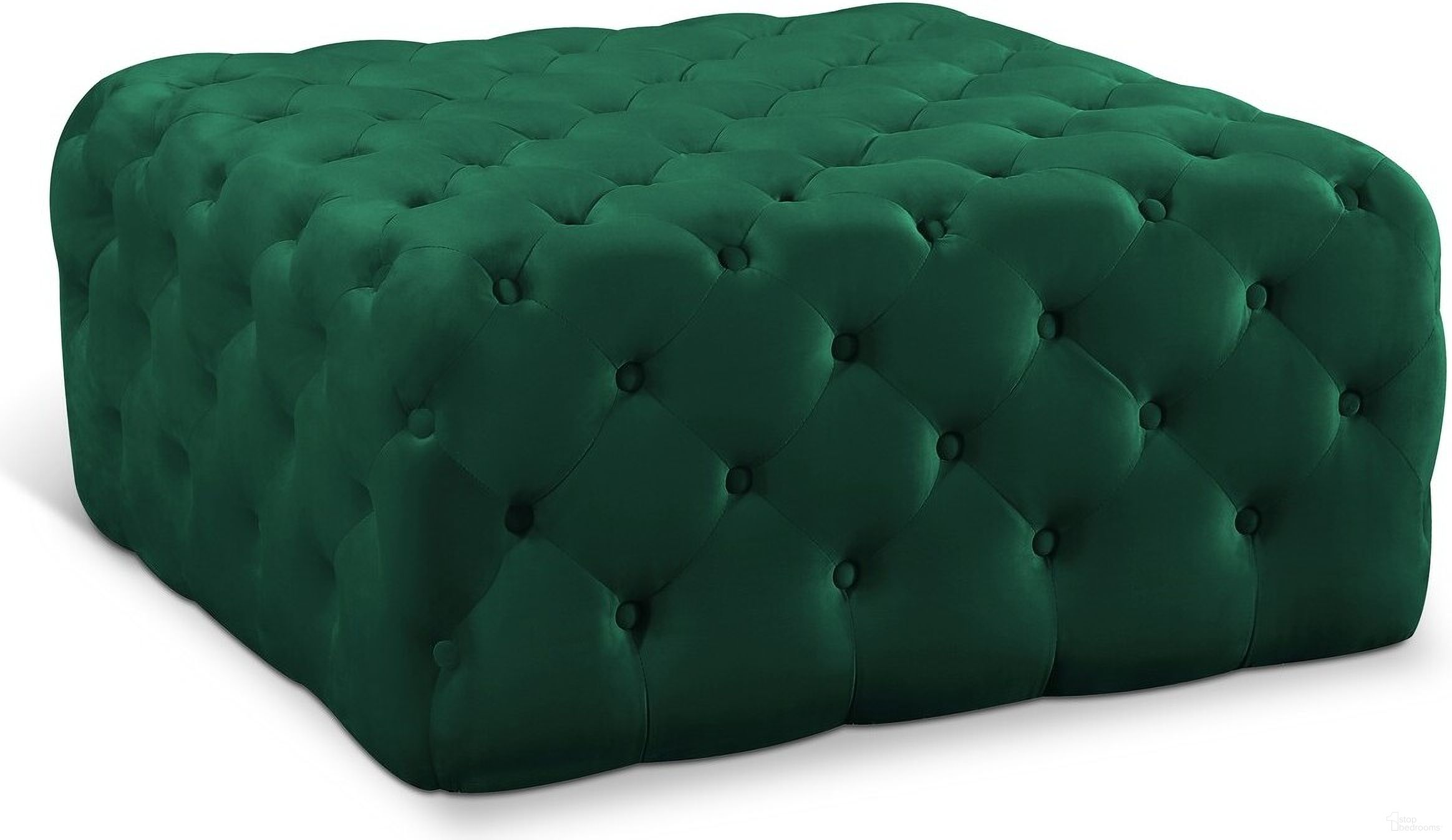 The appearance of Ariel Velvet Ottoman/Bench In Green designed by Meridian in the modern / contemporary interior design. This green piece of furniture was selected by 1StopBedrooms from Ariel Collection to add a touch of cosiness and style into your home. Sku: 123Green. Material: Velvet.
