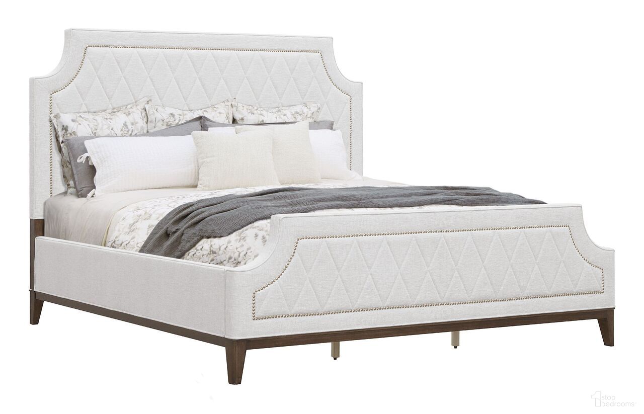 The appearance of Asher Park King Upholstered Bed In Piano Brown designed by Pulaski in the traditional interior design. This piano brown piece of furniture was selected by 1StopBedrooms from Asher Park Collection to add a touch of cosiness and style into your home. Sku: P393180;P393181;P393172. Bed Size: King. Material: Solid Rubberwood. Bed Type: Upholstered Bed.