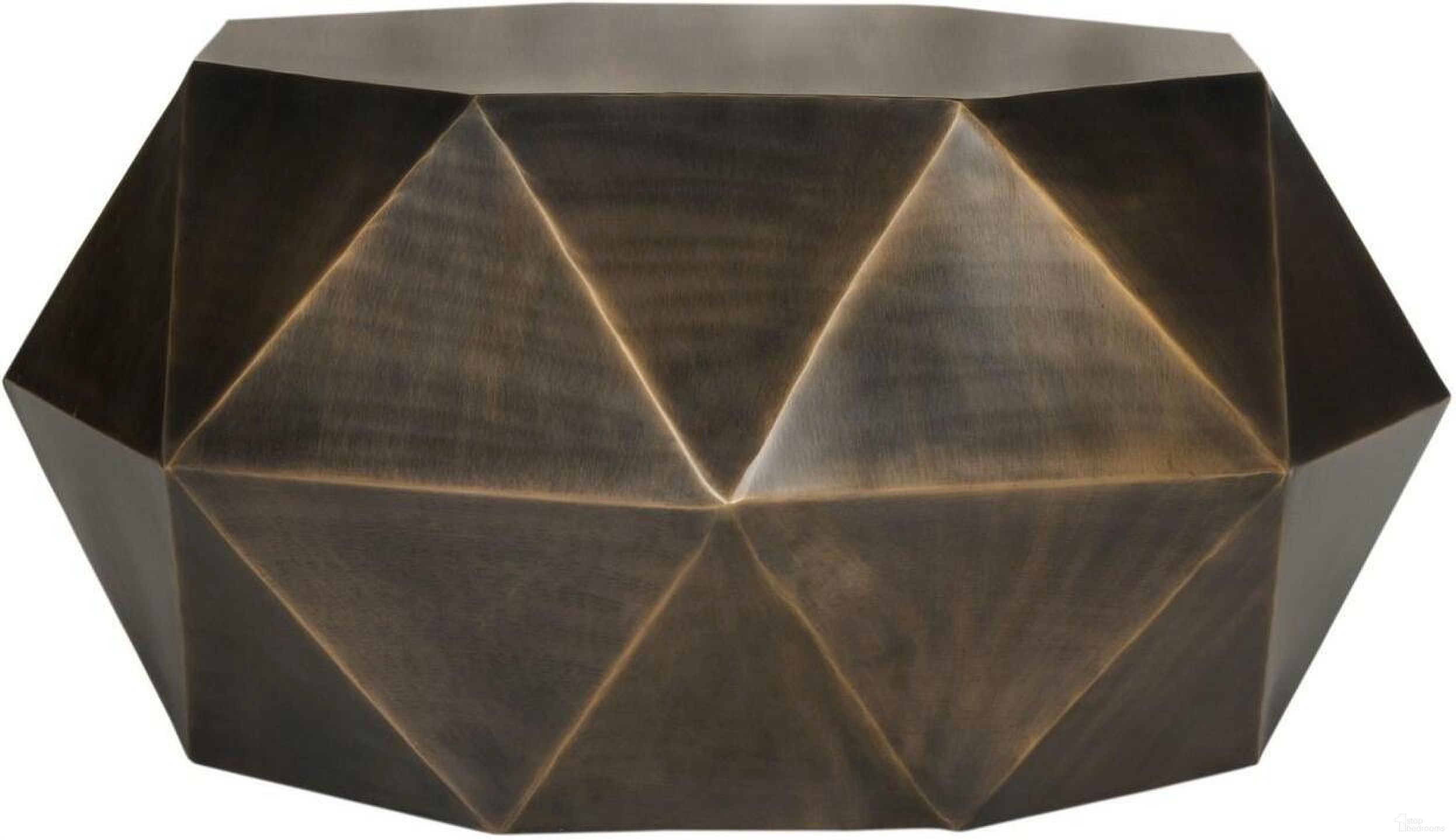 The appearance of Astrid Copper Faceted Coffee Table designed by Safavieh in the modern / contemporary interior design. This copper piece of furniture was selected by 1StopBedrooms from Astrid Collection to add a touch of cosiness and style into your home. Sku: FOX3223B. Material: Iron.