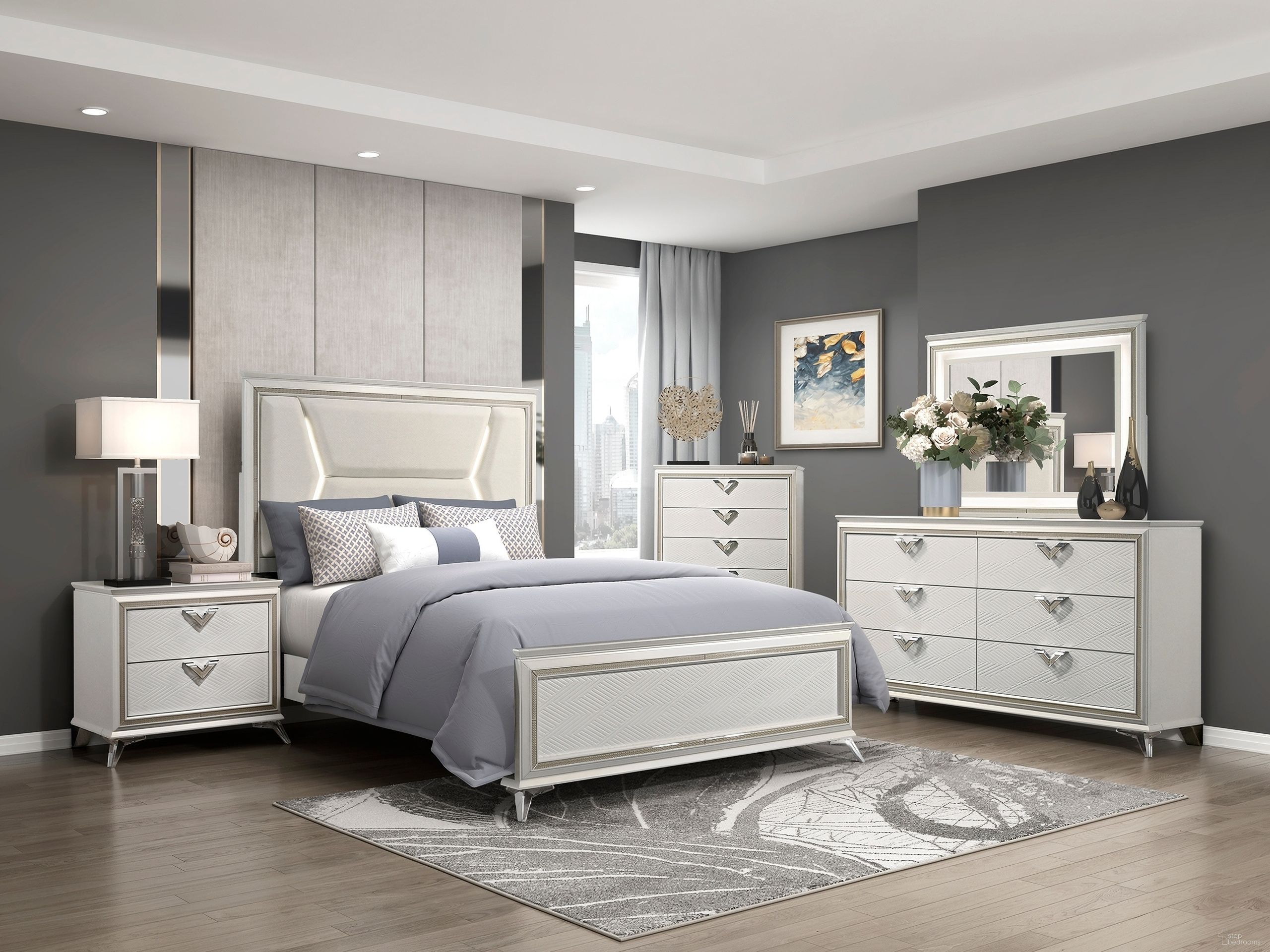 The appearance of Audra Panel Bedroom Set In Gold and Champagne designed by Homelegance in the modern / contemporary interior design. This gold/champagne piece of furniture was selected by 1StopBedrooms from Audra Collection to add a touch of cosiness and style into your home. Sku: 1383-1;1383-2;1383-3;1383-4. Bed Size: California King. Material: Chenille.
