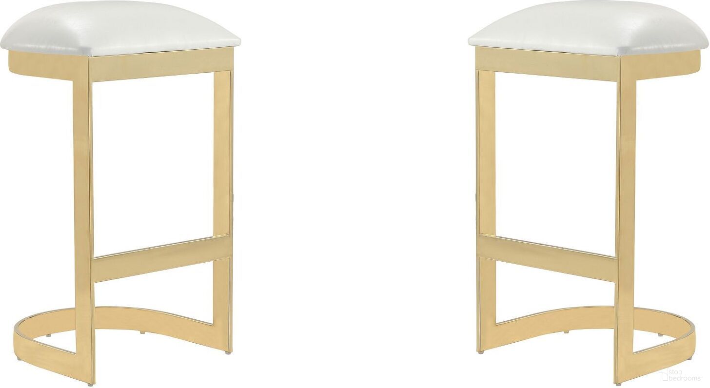 The appearance of Aura Bar Stool in White and Polished Brass (Set of 2) designed by Manhattan Comfort in the modern / contemporary interior design. This white piece of furniture  was selected by 1StopBedrooms from Aura Collection to add a touch of cosiness and style into your home. Sku: BS006-WH;BS006-WH. Material: Stainless Steel.