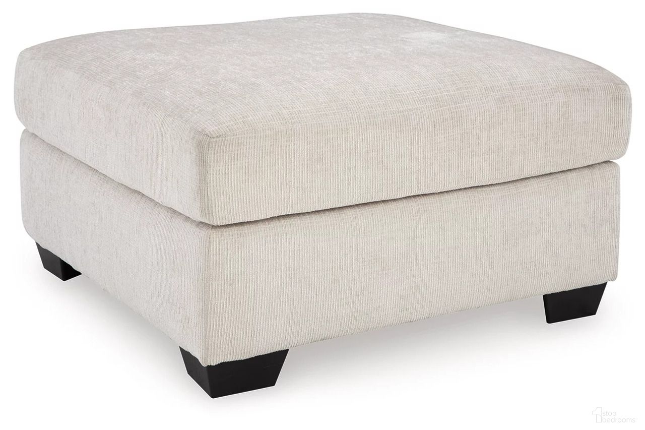 The appearance of Aviemore Oversized Accent Ottoman In Stone designed by Signature Design by Ashley in the modern / contemporary interior design. This stone piece of furniture  was selected by 1StopBedrooms from Aviemore Collection to add a touch of cosiness and style into your home. Sku: 2430508. Material: Fabric.