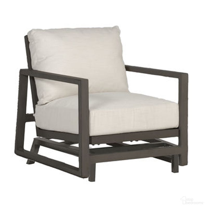 The appearance of Avondale Aluminum Spring Lounge Chair In Heidi Silver designed by Summer Classics in the transitional interior design. This heidi silver piece of furniture was selected by 1StopBedrooms from Avondale Aluminum Collection to add a touch of cosiness and style into your home. Sku: 340531+C599P5025N. Material: Aluminum.