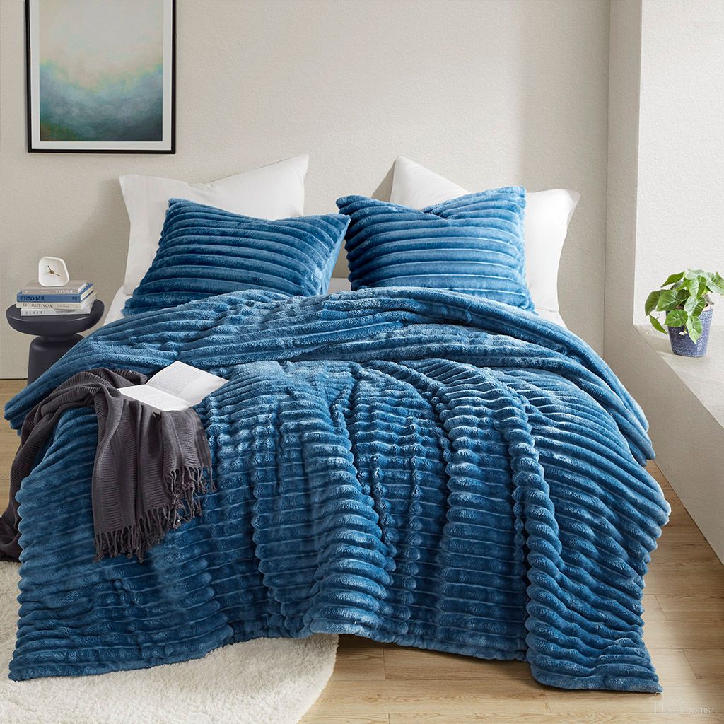 Avril Fluffy Ribbed Plush Comforter Set In Blue