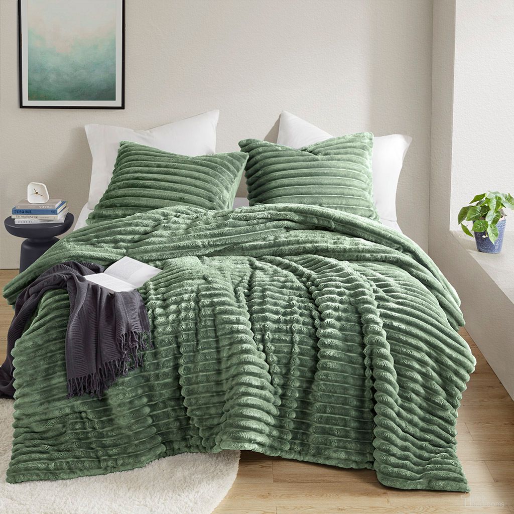 Avril Fluffy Ribbed Plush Comforter Set In Green