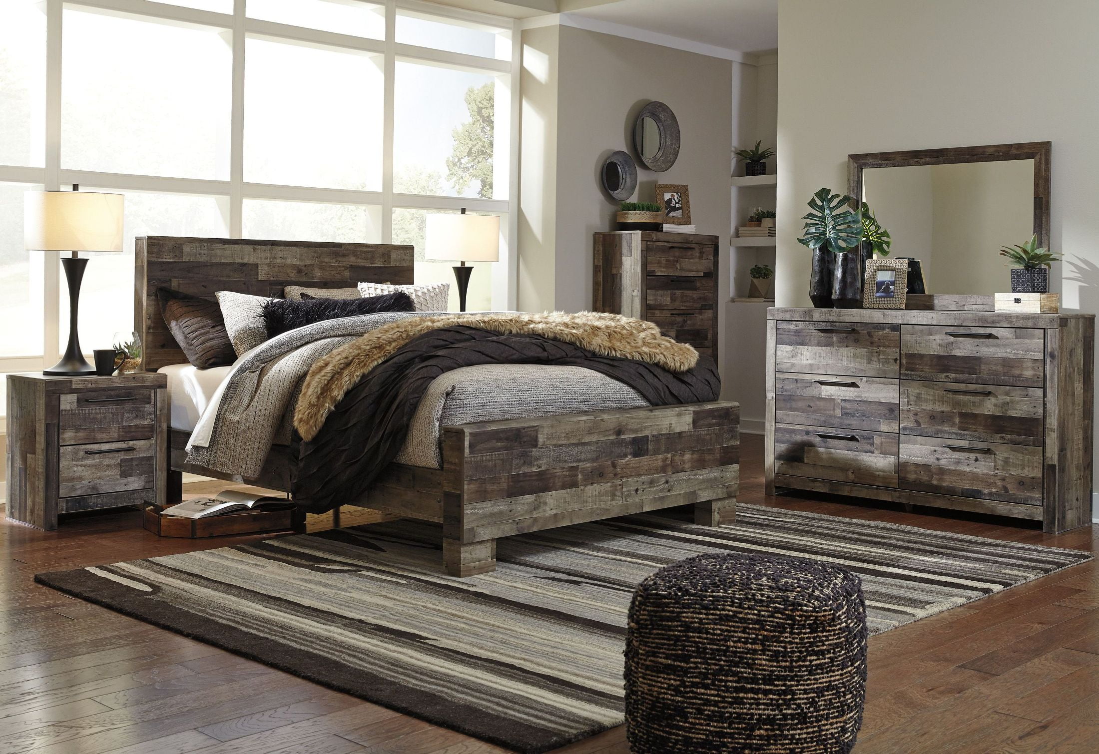 Derekson Gray Panel Bedroom Set