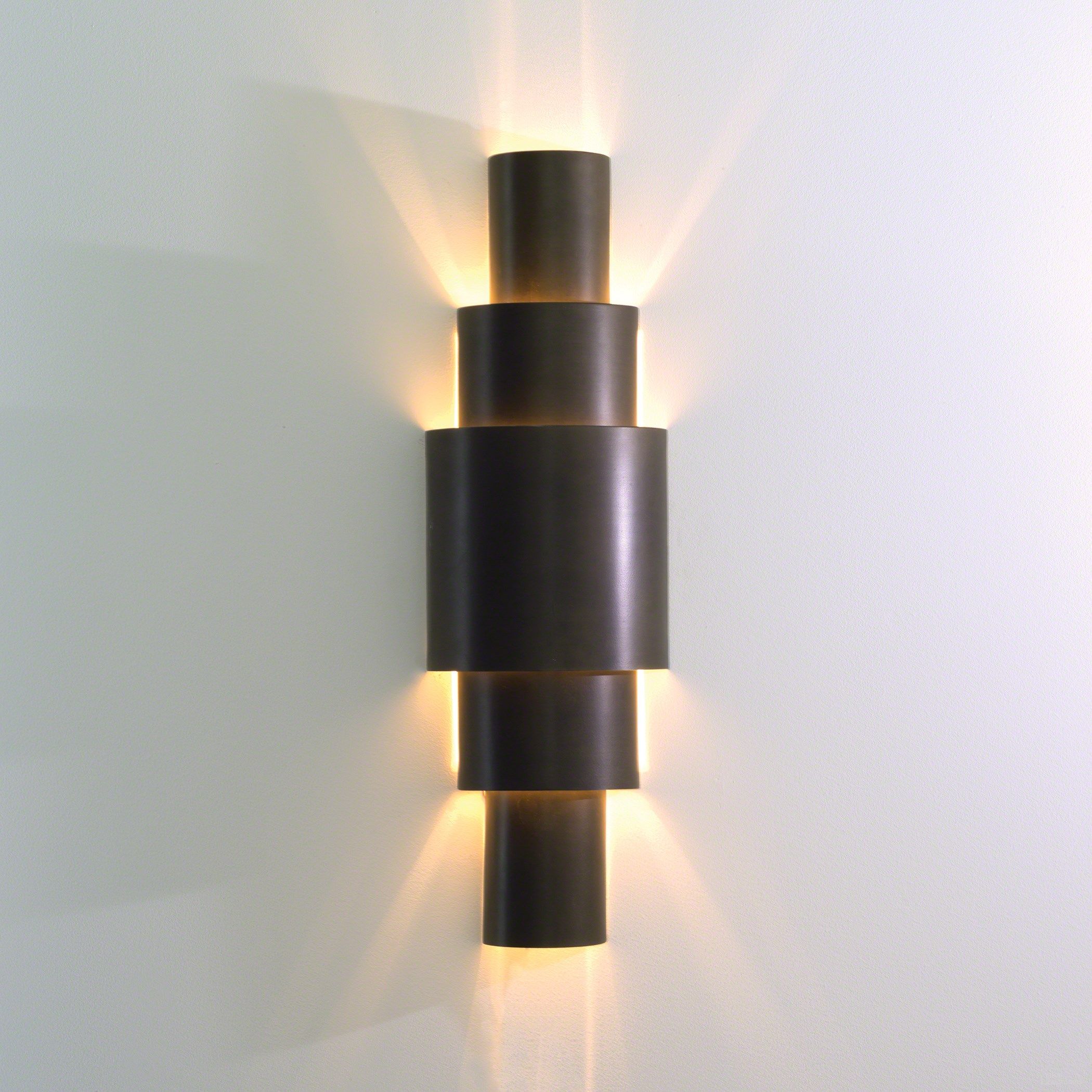 The appearance of Babylon Sconce In Bronze designed by Global Views in the modern / contemporary interior design. This bronze piece of furniture was selected by 1StopBedrooms from Babylon Collection to add a touch of cosiness and style into your home. Sku: 790527-HW. Material: Steel.