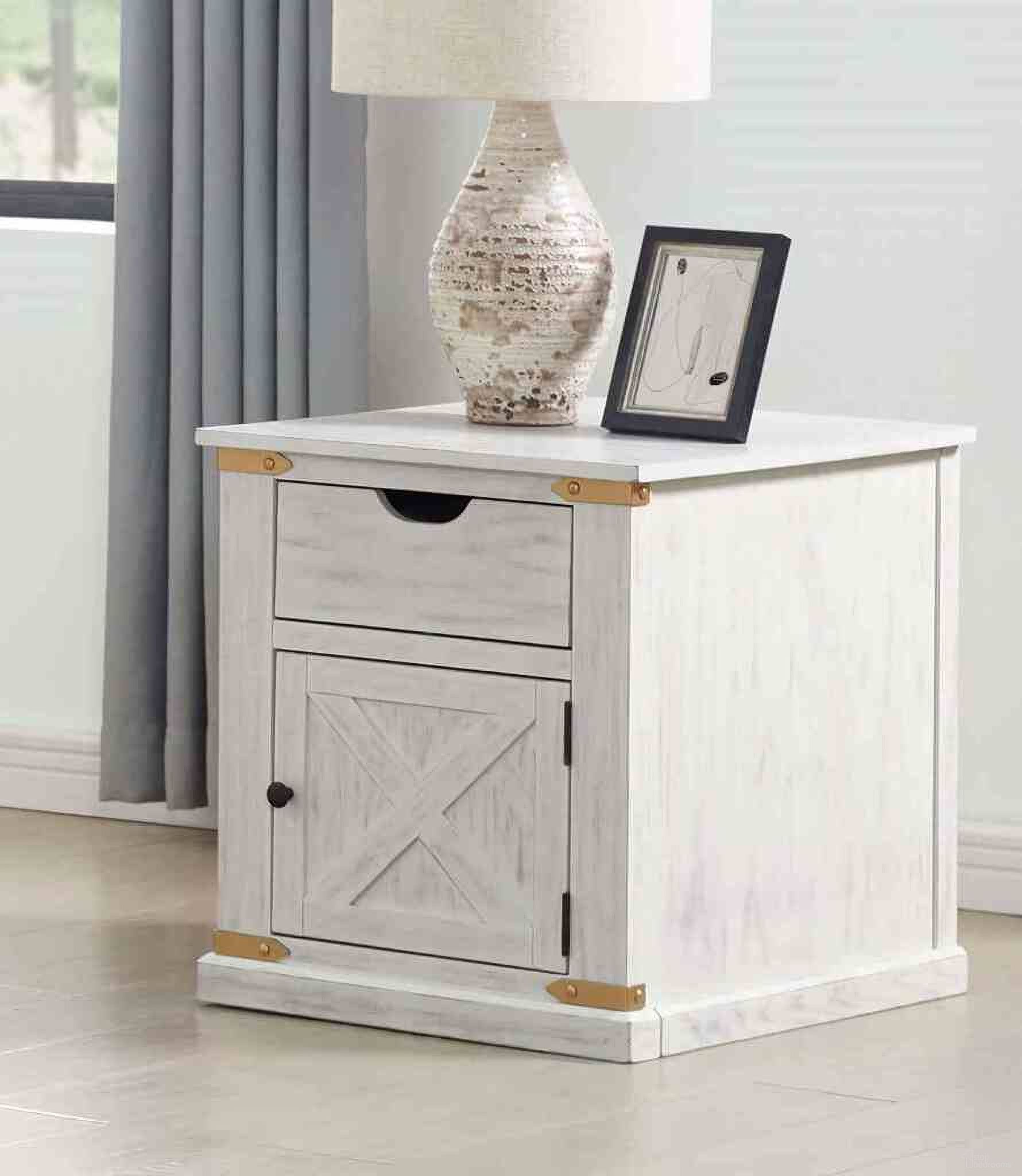 The appearance of Bacerra End Table In Antique White and Gold designed by Furniture of America in the rustic / southwestern interior design. This antique white and gold piece of furniture  was selected by 1StopBedrooms from Bacerra Collection to add a touch of cosiness and style into your home. Sku: CM4018WH-E. Material: Metal.