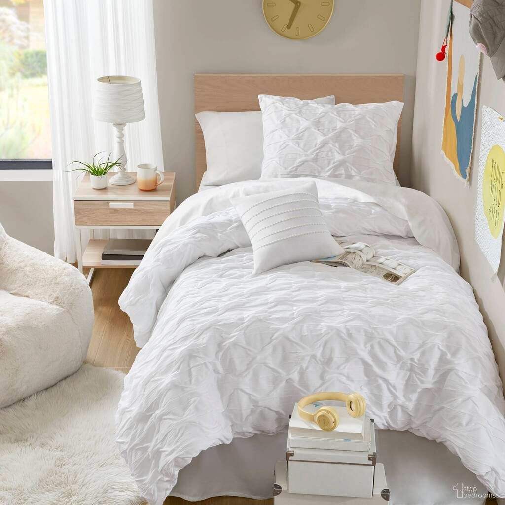 The appearance of Bailey Diamond Pucker Woven Comforter Set In White designed by Olliix in the modern / contemporary interior design. This white piece of furniture  was selected by 1StopBedrooms from Bailey Collection to add a touch of cosiness and style into your home. Sku: AM10-0158. Material: Polyester. Bed Size: Twin.