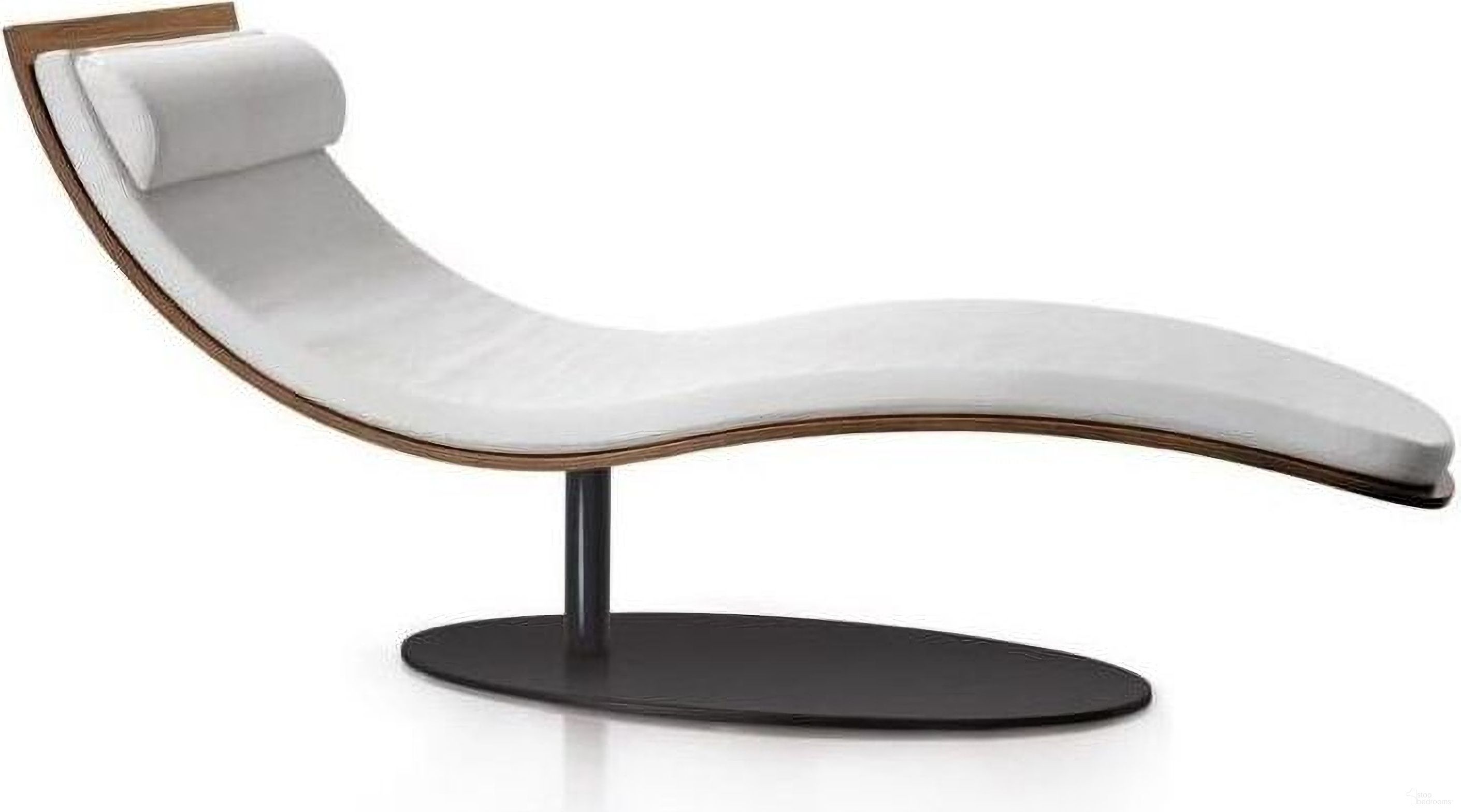 The appearance of White Leather Lounge Chair designed by Bellini Modern Living in the transitional interior design. This white piece of furniture was selected by 1StopBedrooms from Balzo Collection to add a touch of cosiness and style into your home. Sku: Balzo. Material: Leather.